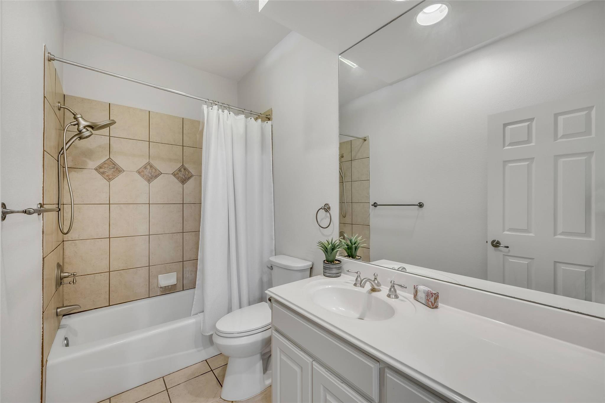 5511 Oakwood Cv # B, Austin, TX 78731