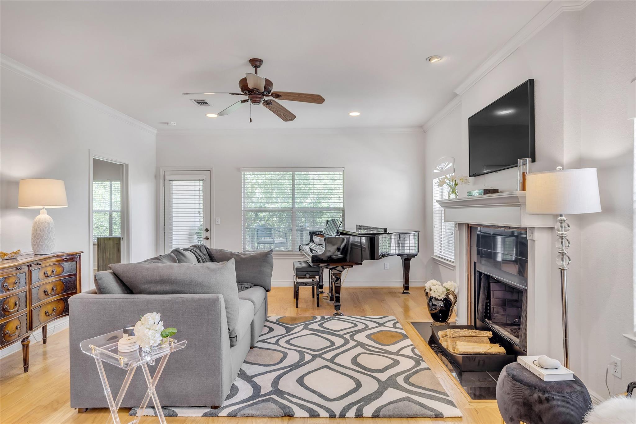 5511 Oakwood Cv # B, Austin, TX 78731