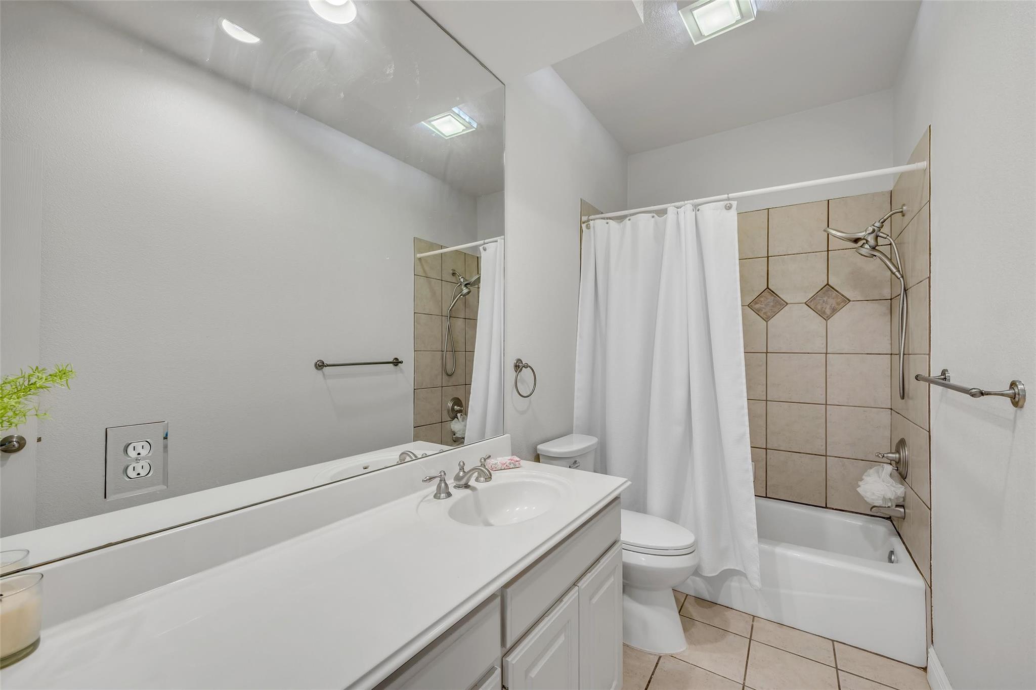 5511 Oakwood Cv # B, Austin, TX 78731