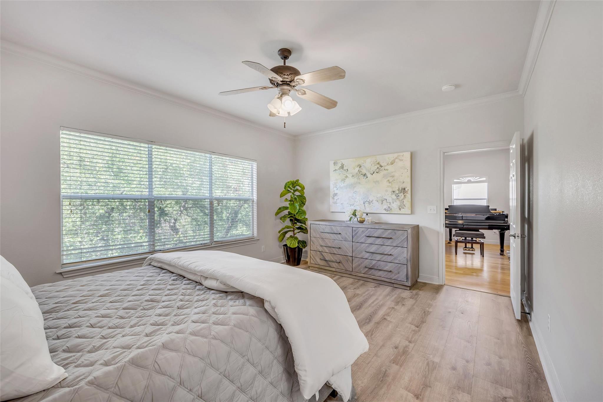 5511 Oakwood Cv # B, Austin, TX 78731