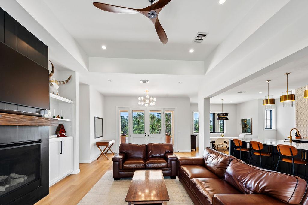 813 Verde Vista Dr, Wimberley, TX 78676