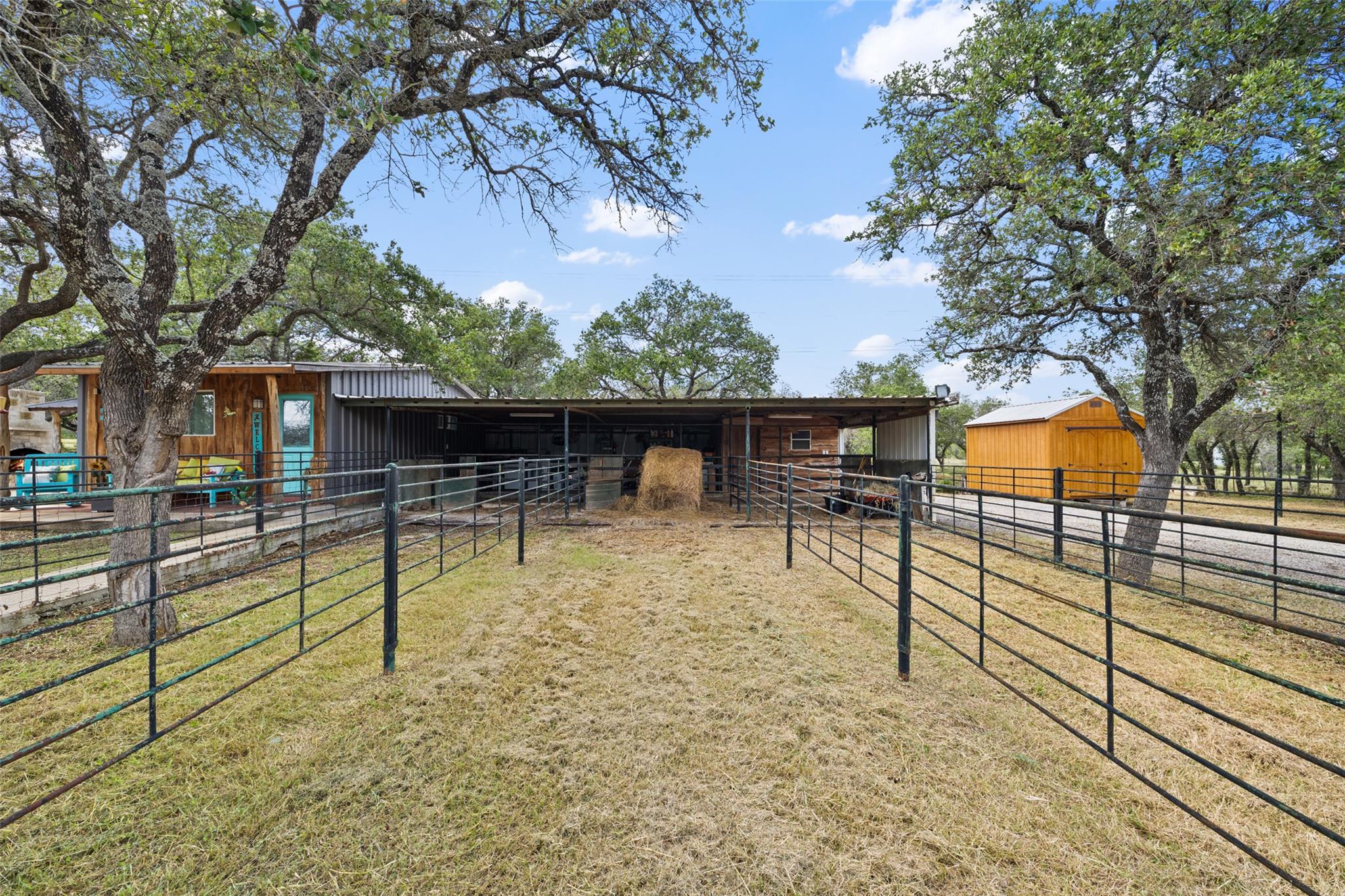 2631 N US Hwy 281, Johnson City, TX 78636