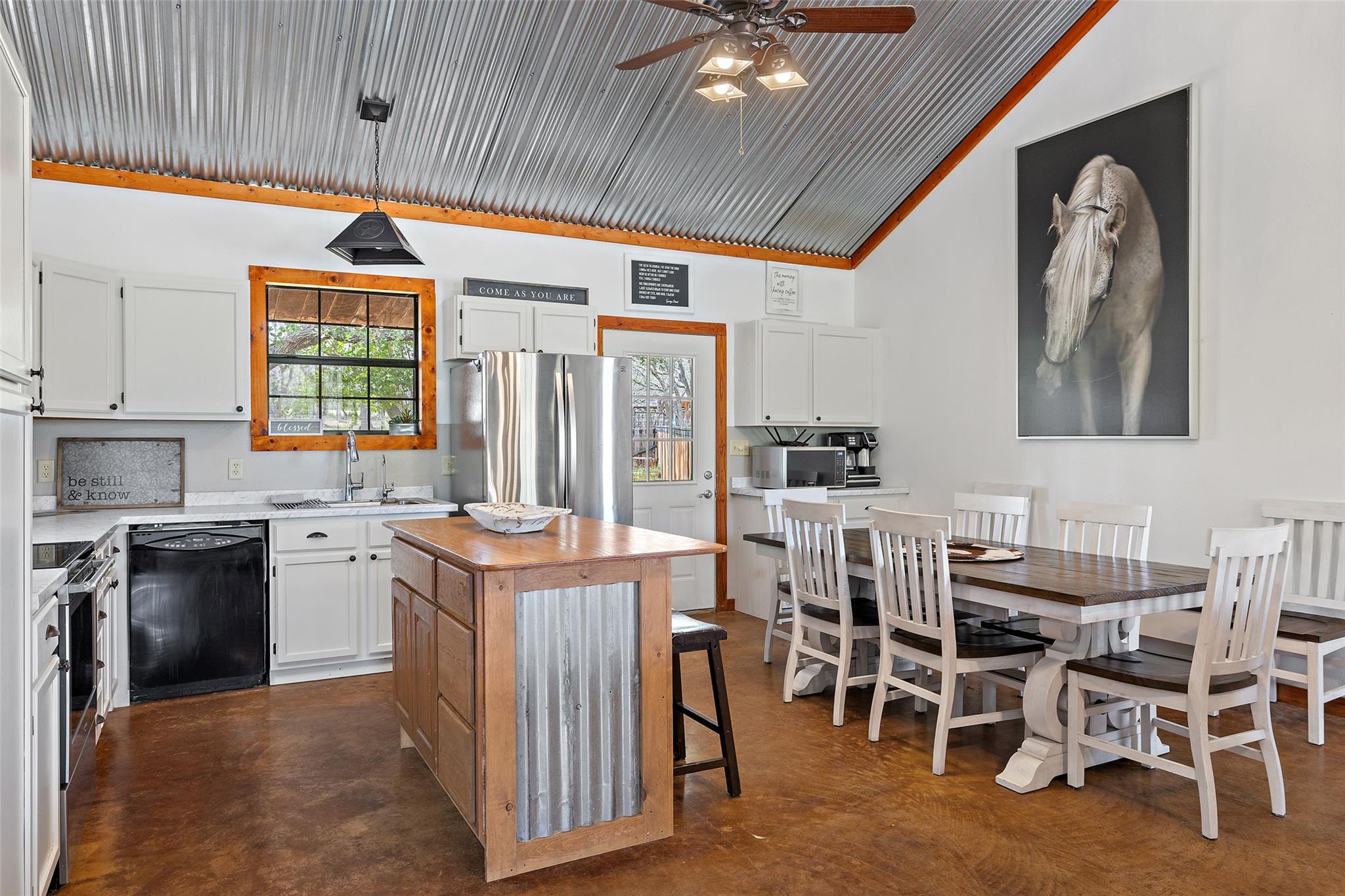 2631 N US Hwy 281, Johnson City, TX 78636