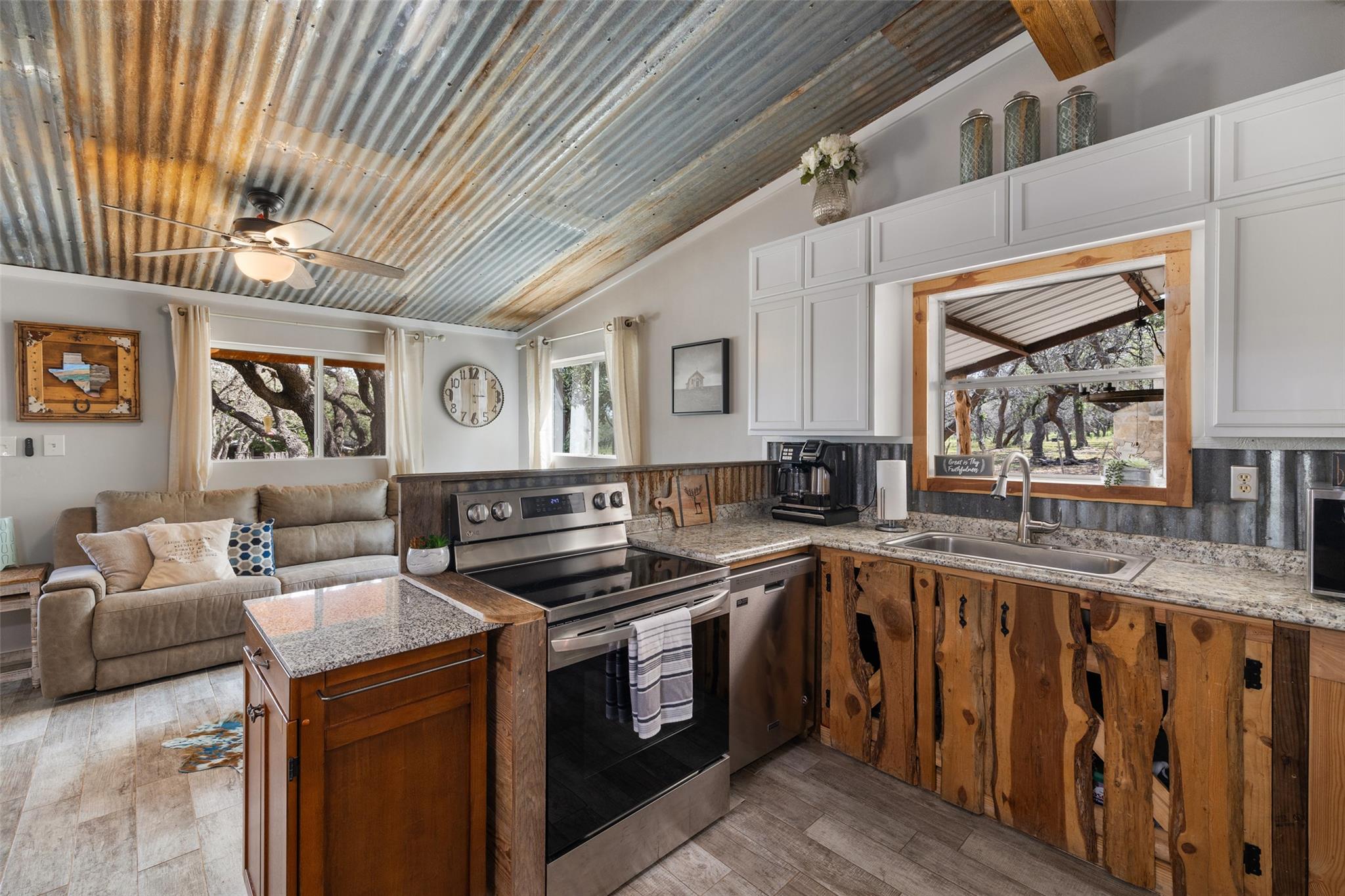 2631 N US Hwy 281, Johnson City, TX 78636