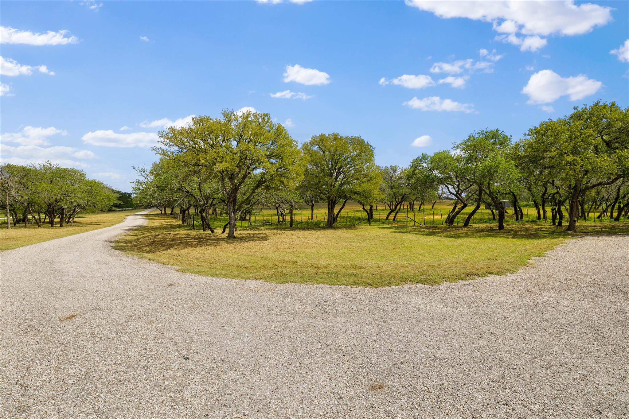 2631 N US Hwy 281, Johnson City, TX 78636
