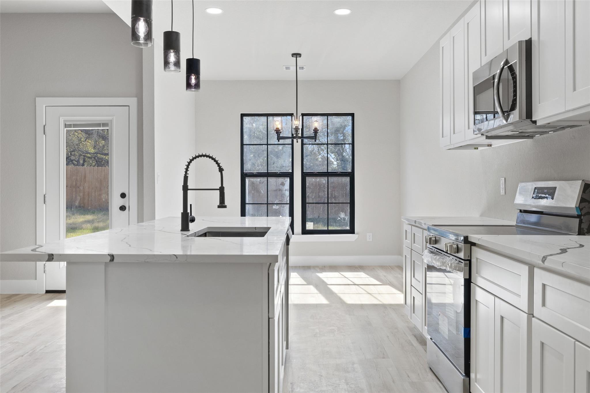 109 Sweet Clover Way, Johnson City, TX 78636