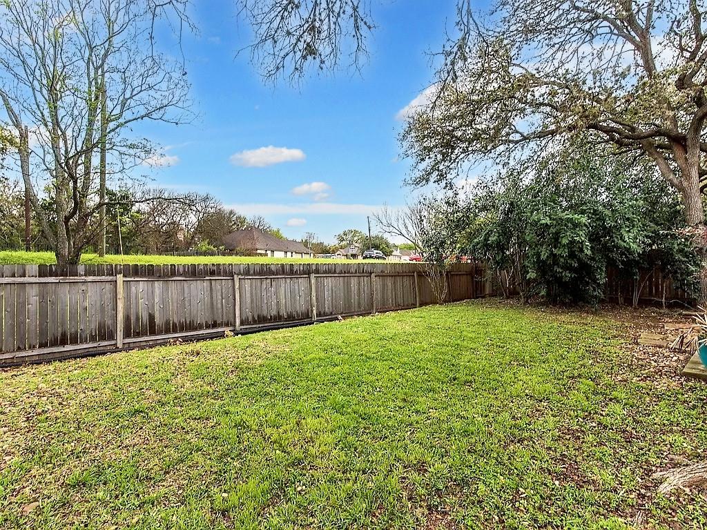 1810 Ramona Cir, San Marcos, TX 78666