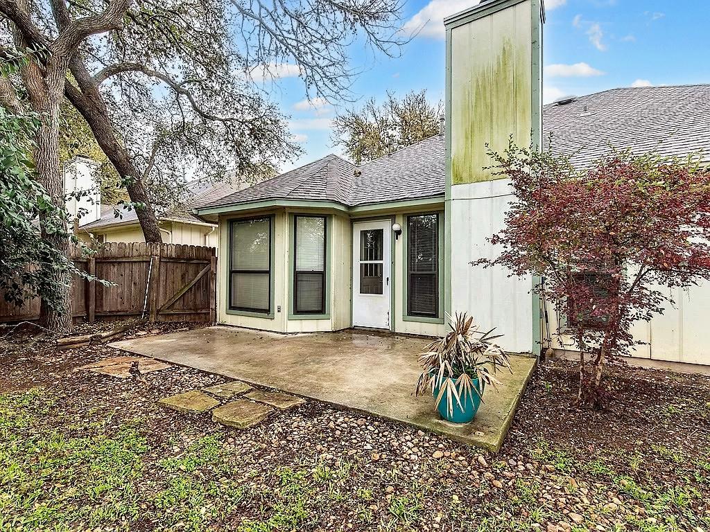 1810 Ramona Cir, San Marcos, TX 78666