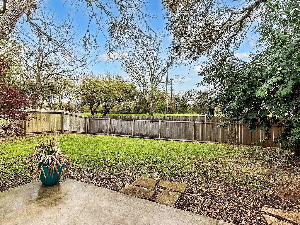 1810 Ramona Cir, San Marcos, TX 78666