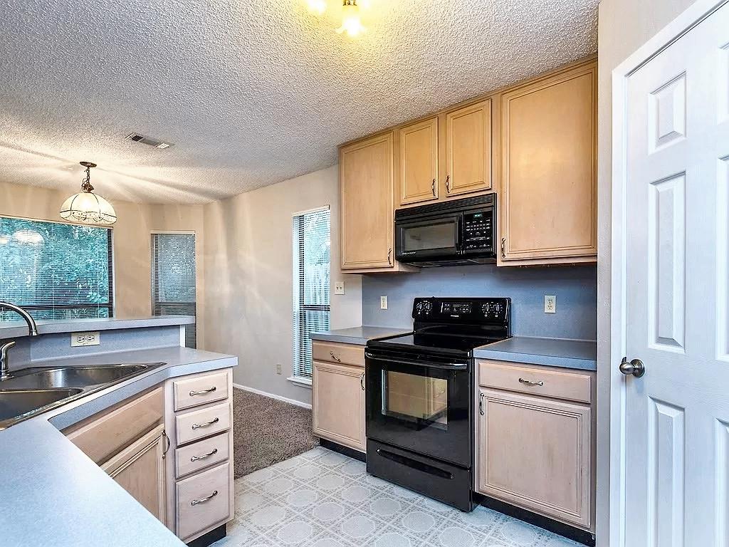 1810 Ramona Cir, San Marcos, TX 78666