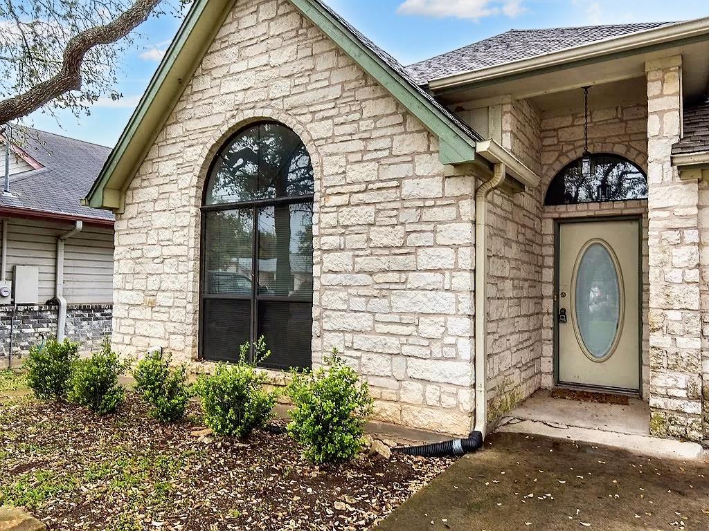 1810 Ramona Cir, San Marcos, TX 78666
