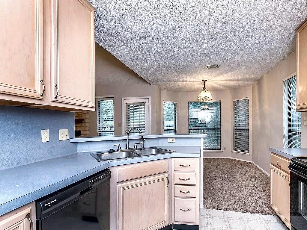 1810 Ramona Cir, San Marcos, TX 78666