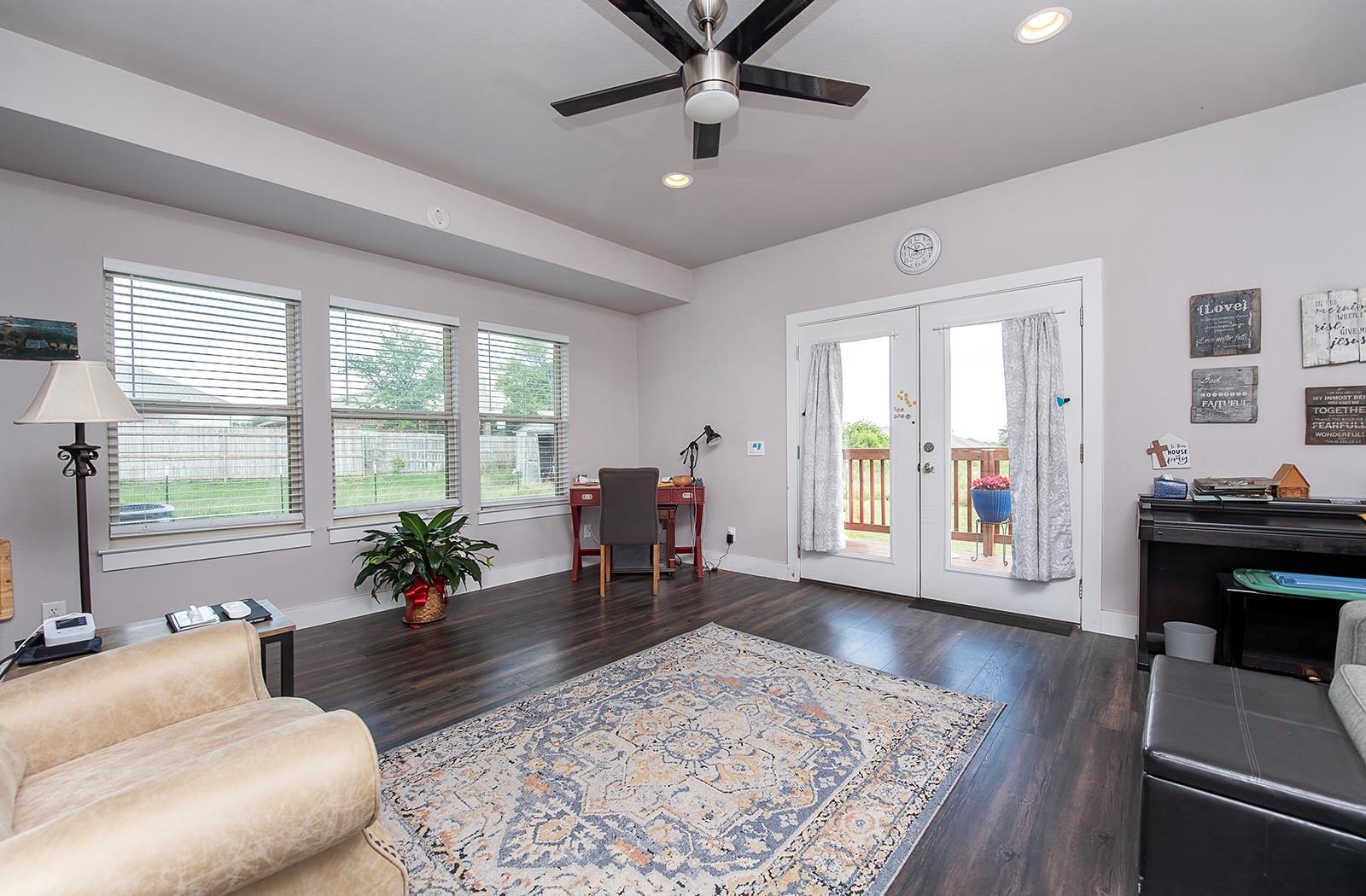 150 W Fm 487, Jarrell, TX 76537
