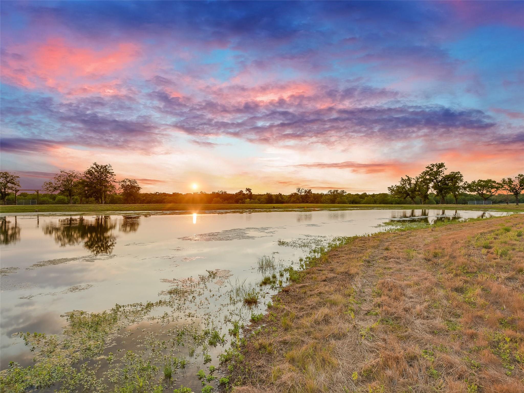 762 Karisch Rd, Giddings, TX 78942