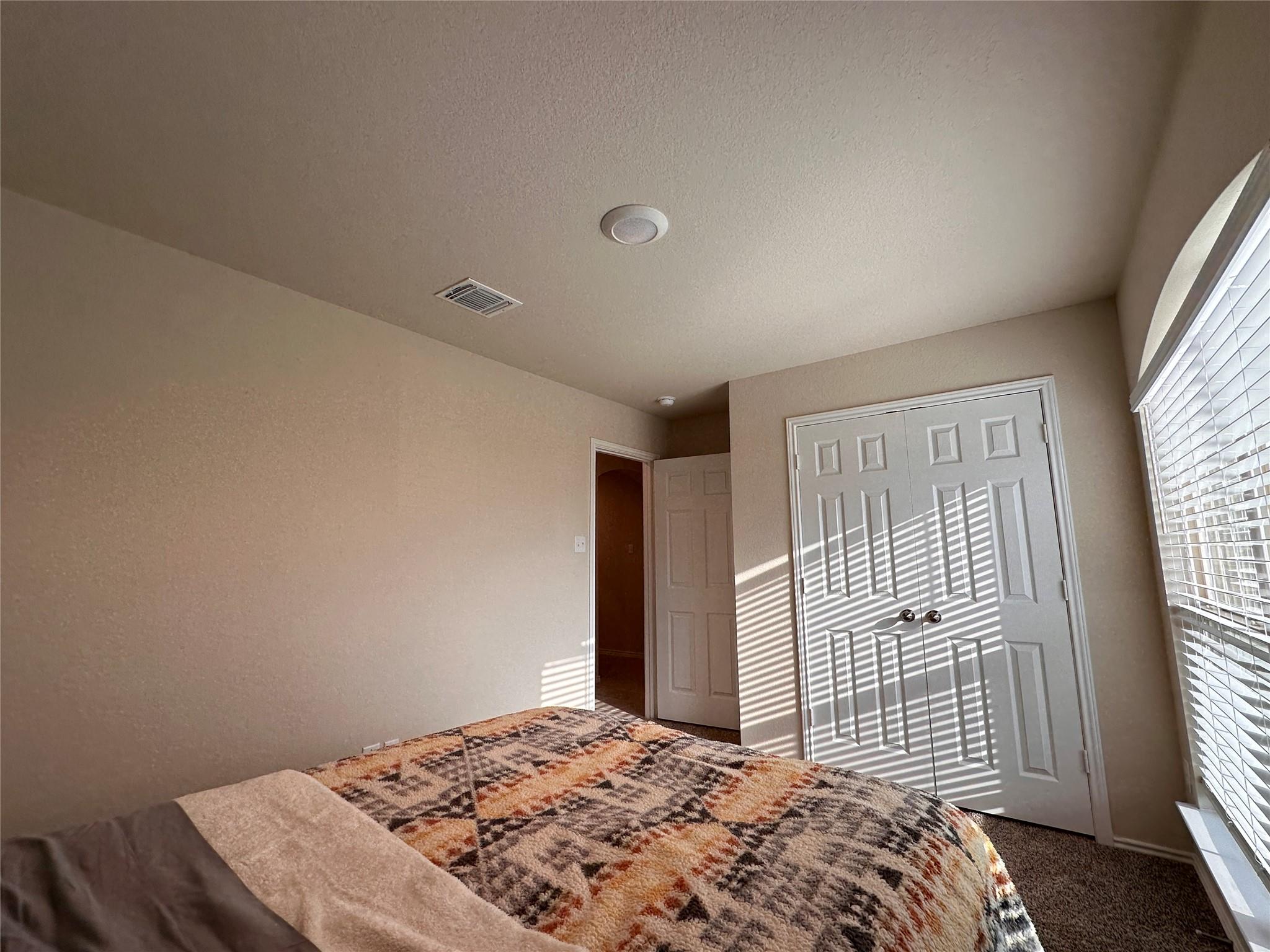 216 Midas Ln, Jarrell, TX 76537