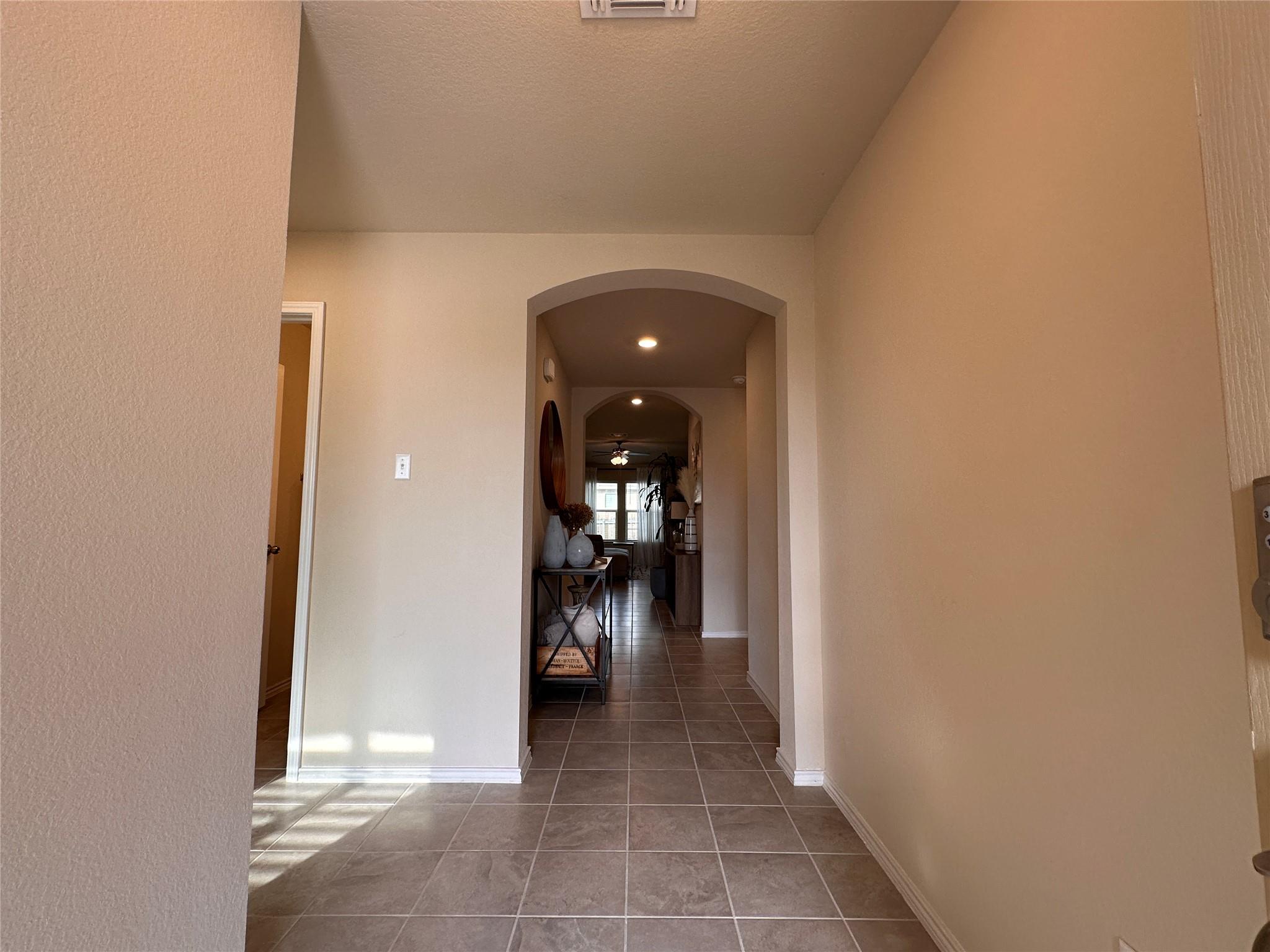 216 Midas Ln, Jarrell, TX 76537