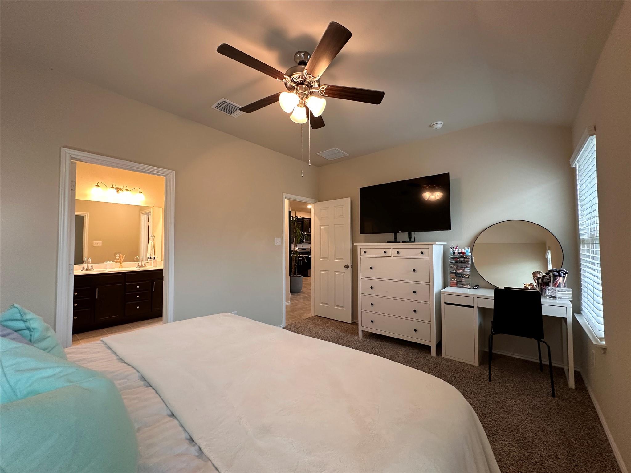 216 Midas Ln, Jarrell, TX 76537