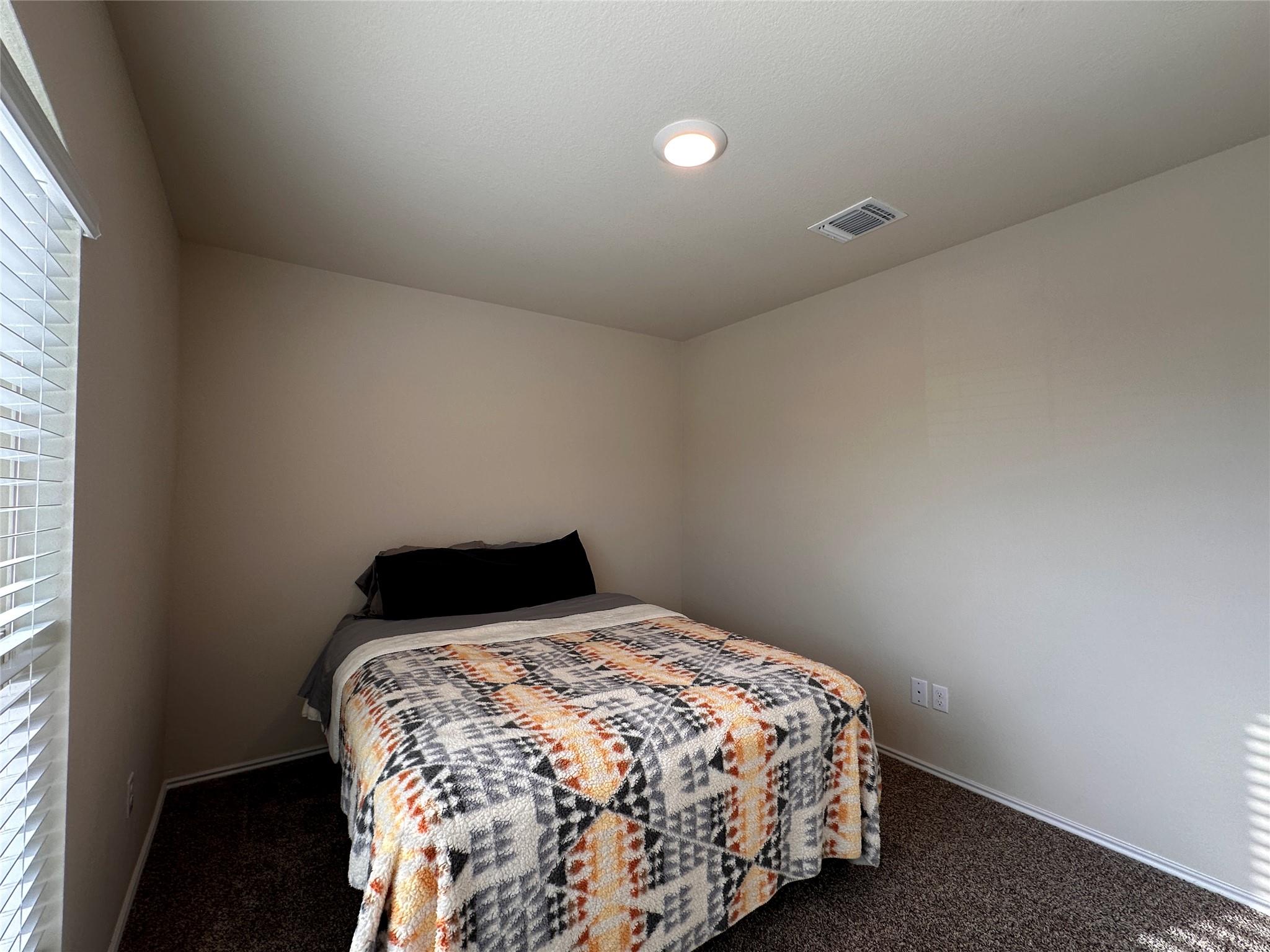 216 Midas Ln, Jarrell, TX 76537