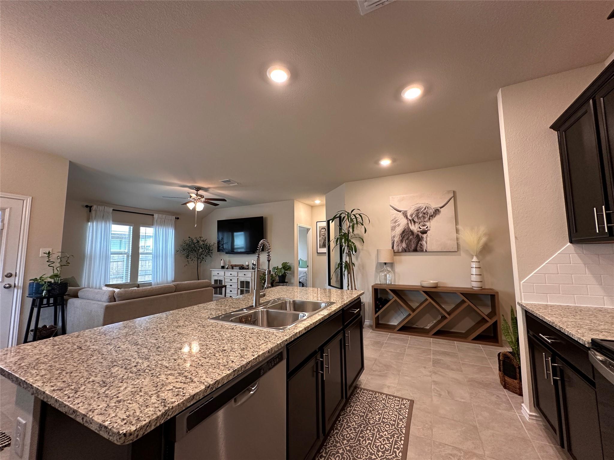 216 Midas Ln, Jarrell, TX 76537