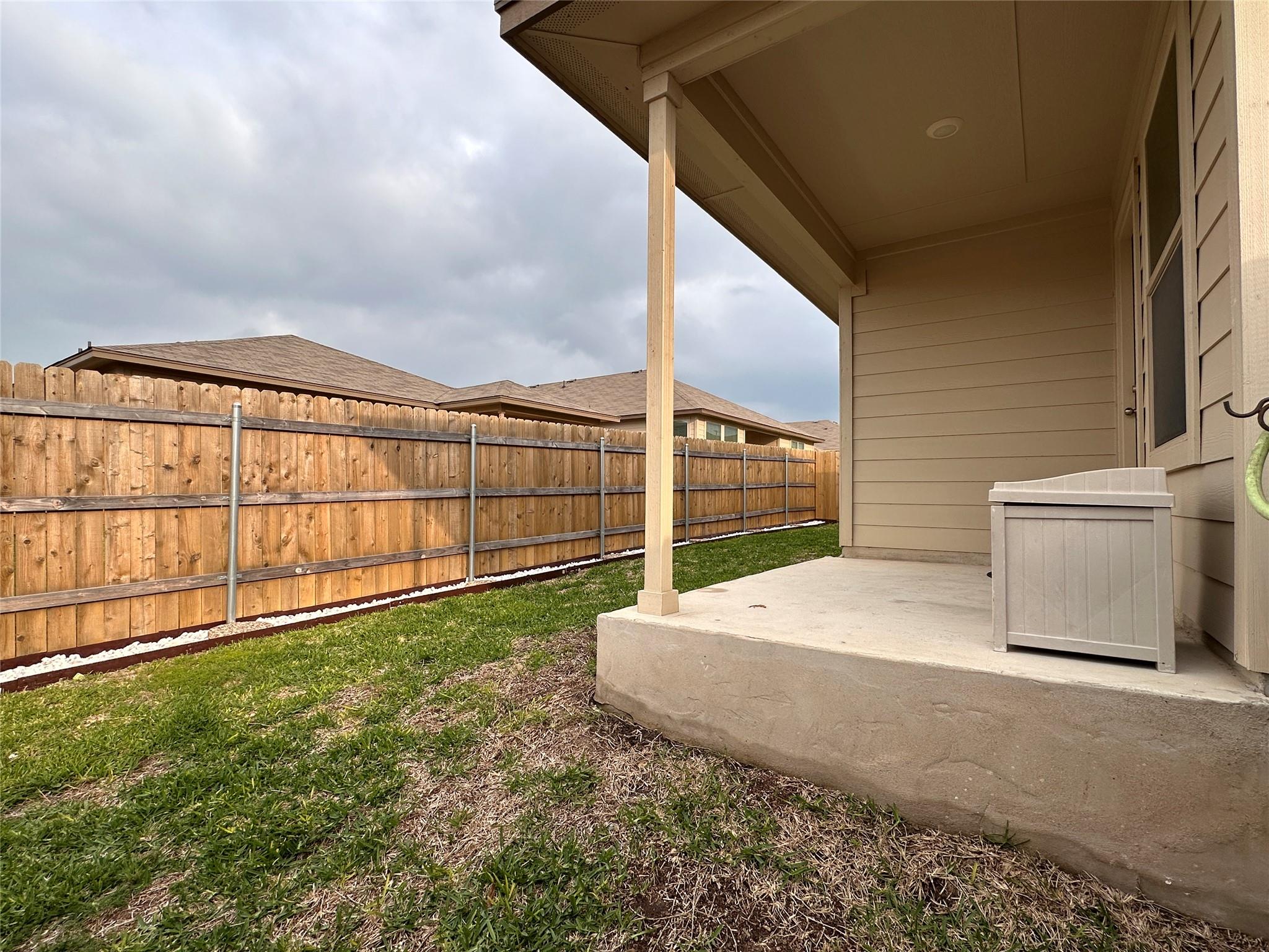 216 Midas Ln, Jarrell, TX 76537