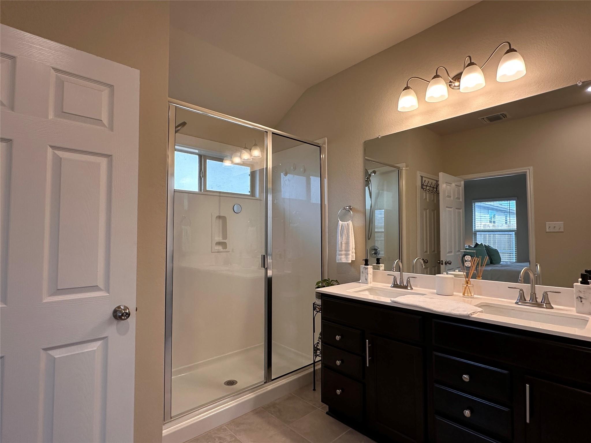 216 Midas Ln, Jarrell, TX 76537