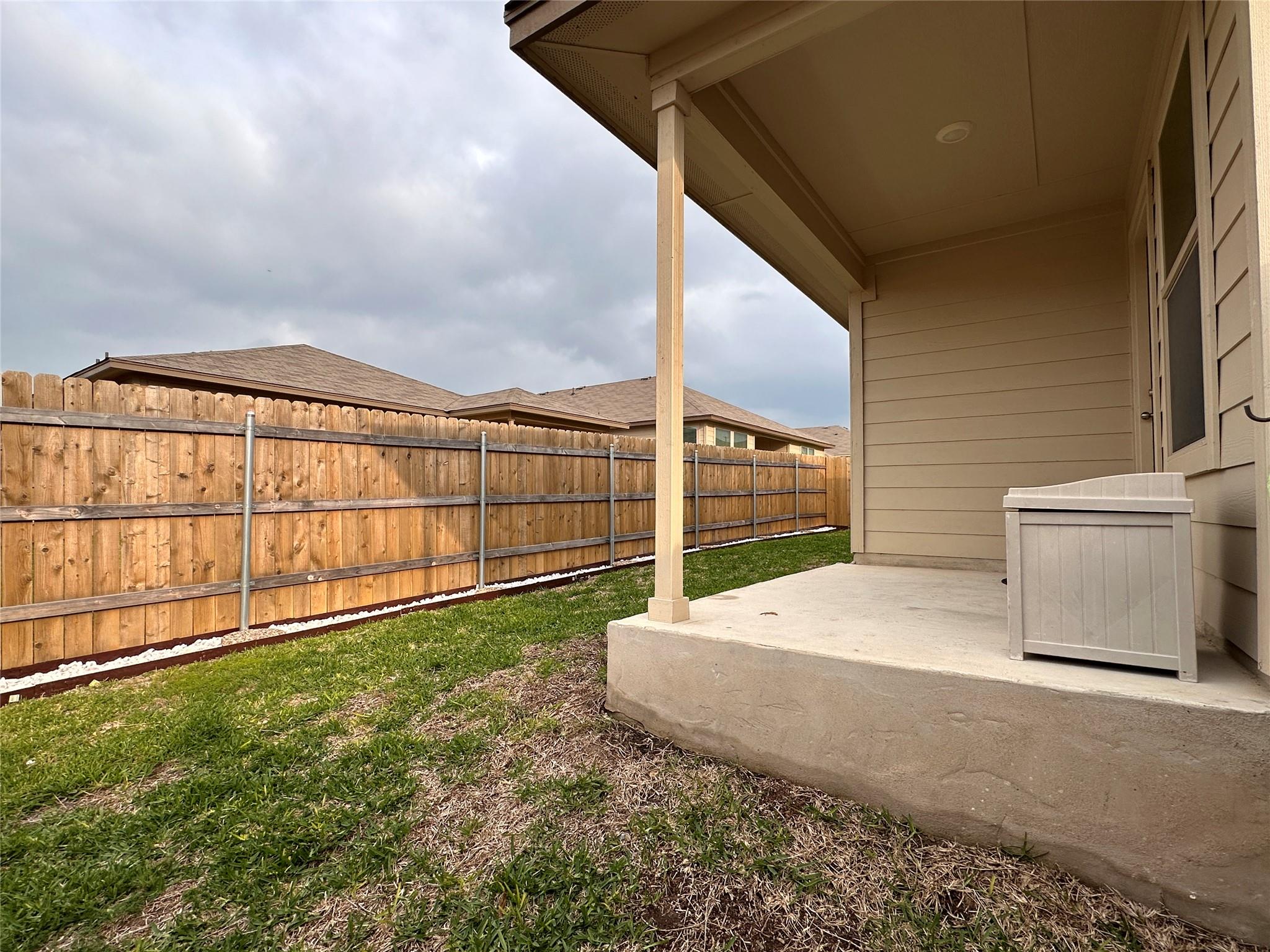 216 Midas Ln, Jarrell, TX 76537