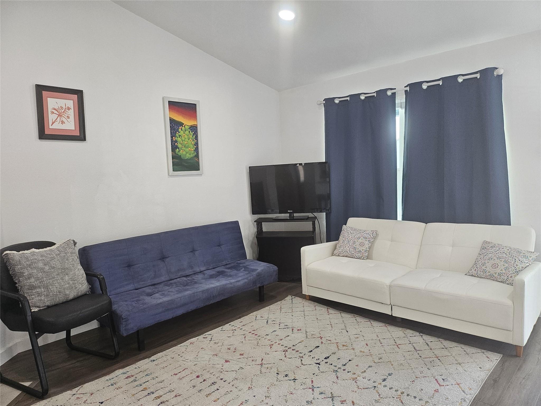6409 Burns # 303, Austin, TX 78752