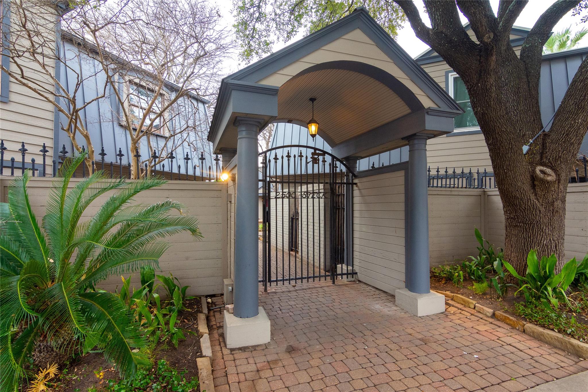 2500 Steck Ave # 13, Austin, TX 78757