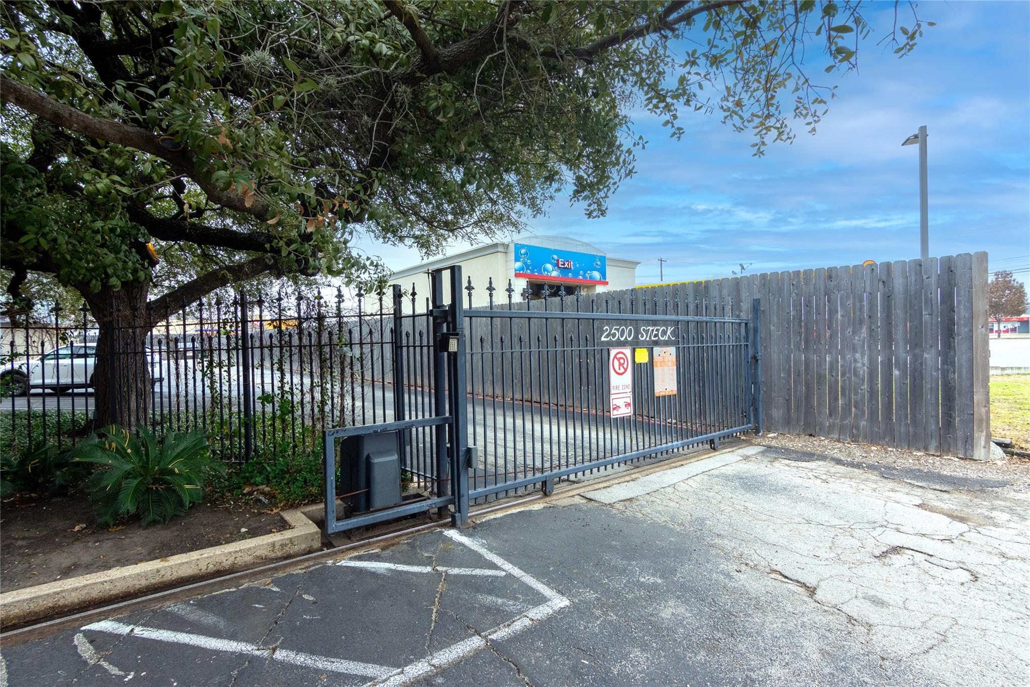2500 Steck Ave # 13, Austin, TX 78757