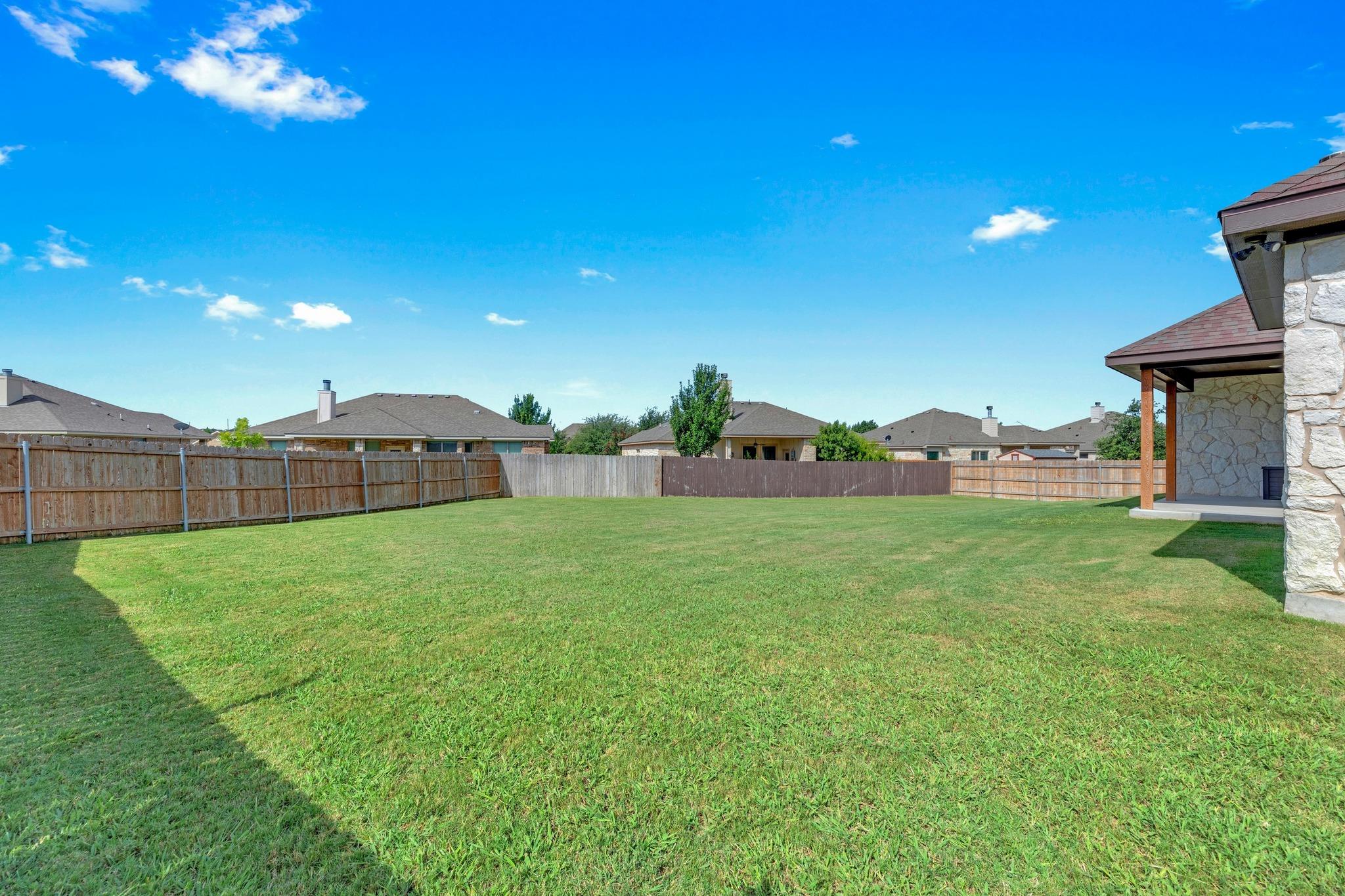 105 Don Dr, Jarrell, TX 76537