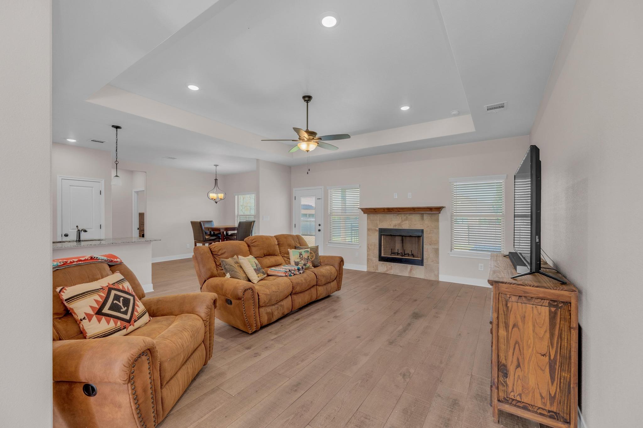 105 Don Dr, Jarrell, TX 76537