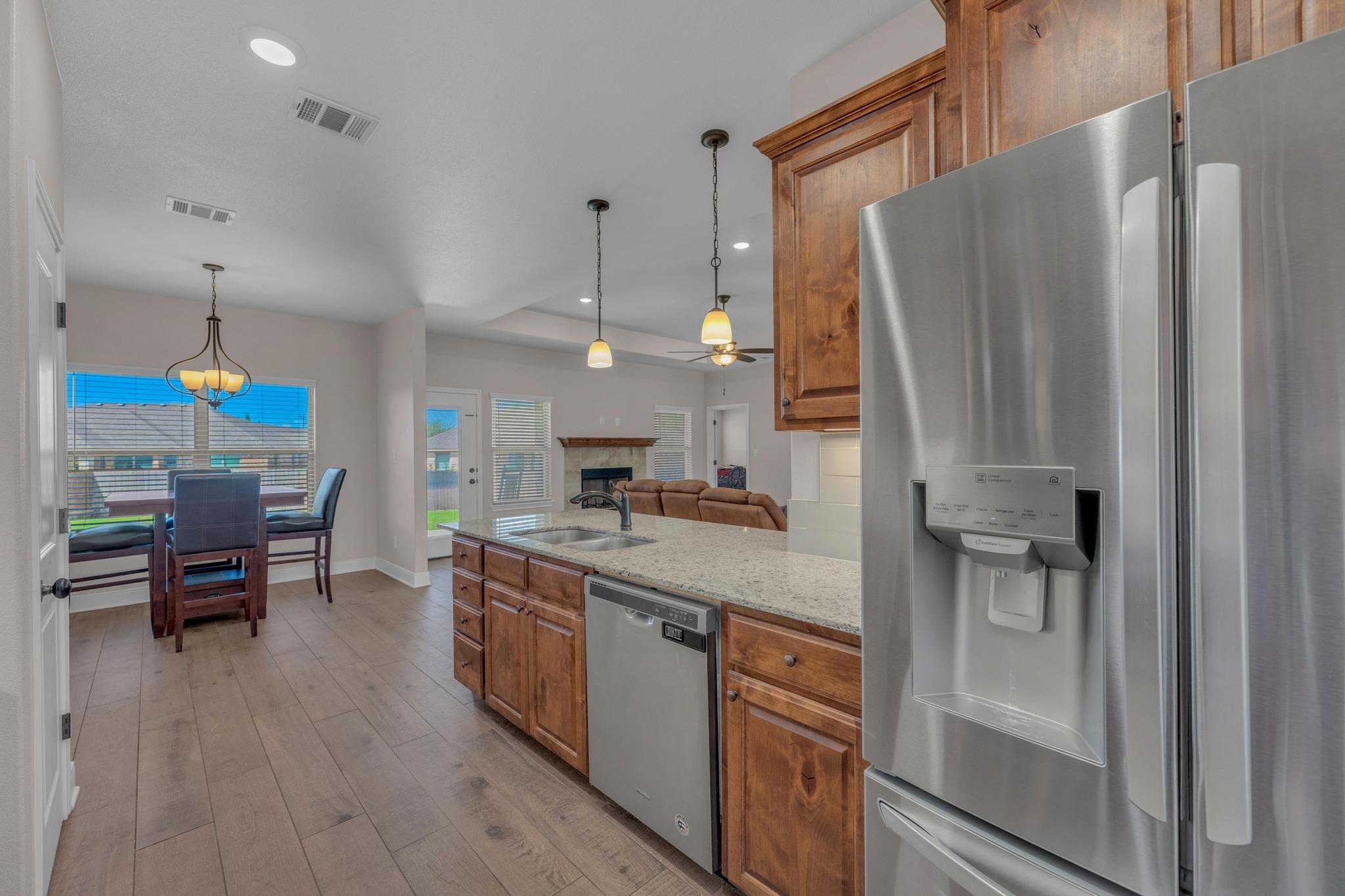 105 Don Dr, Jarrell, TX 76537