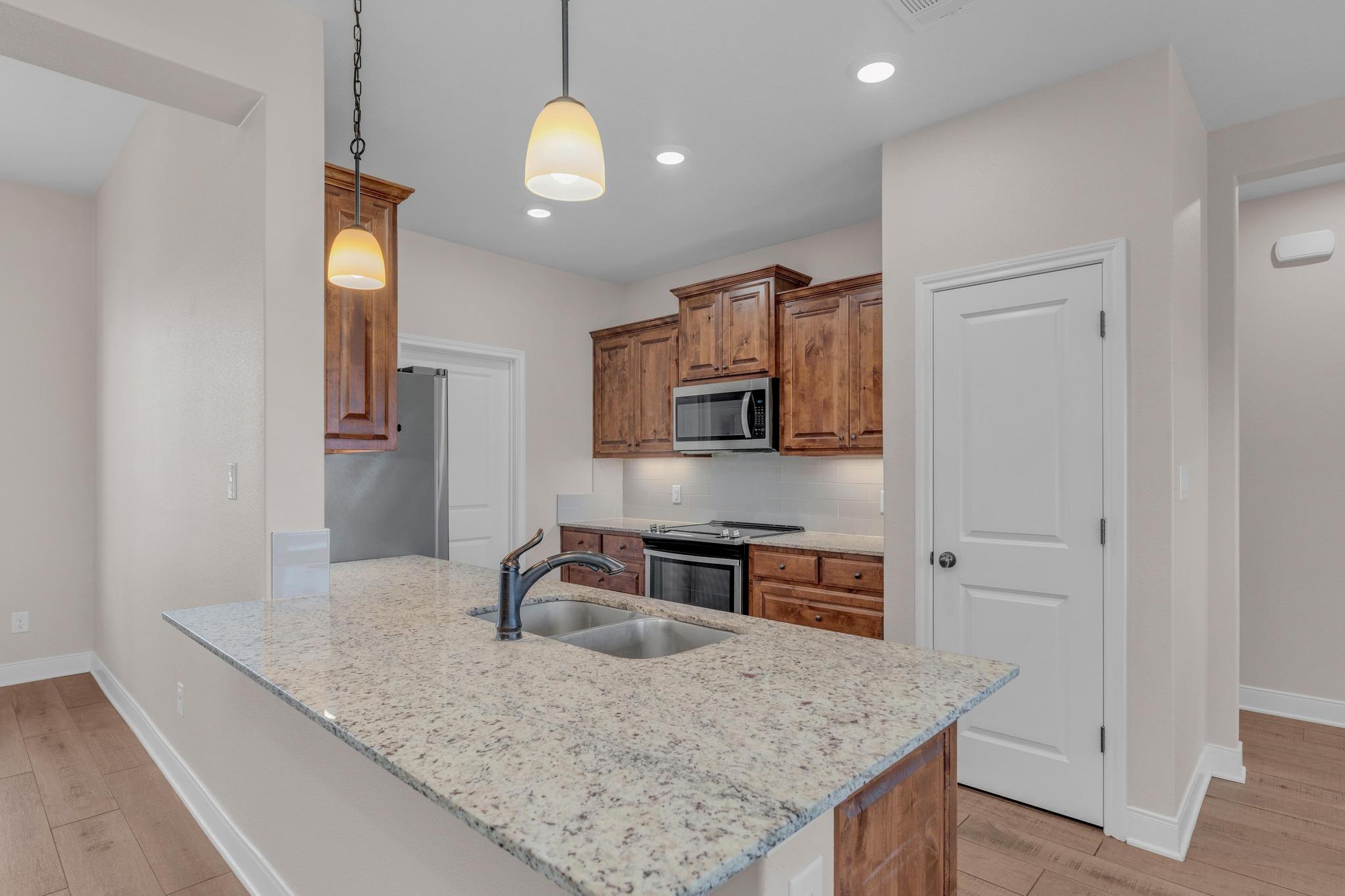 105 Don Dr, Jarrell, TX 76537