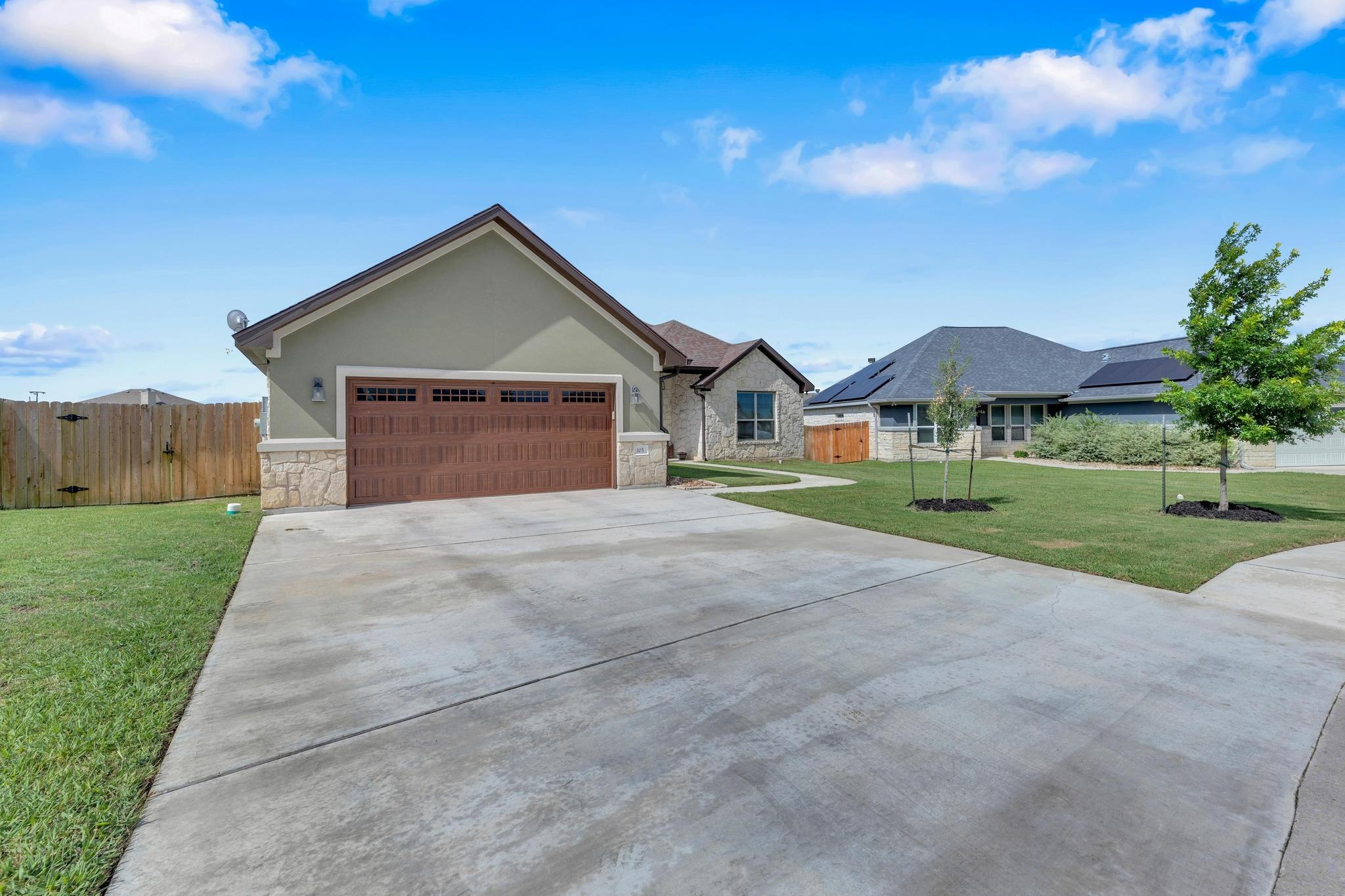 105 Don Dr, Jarrell, TX 76537