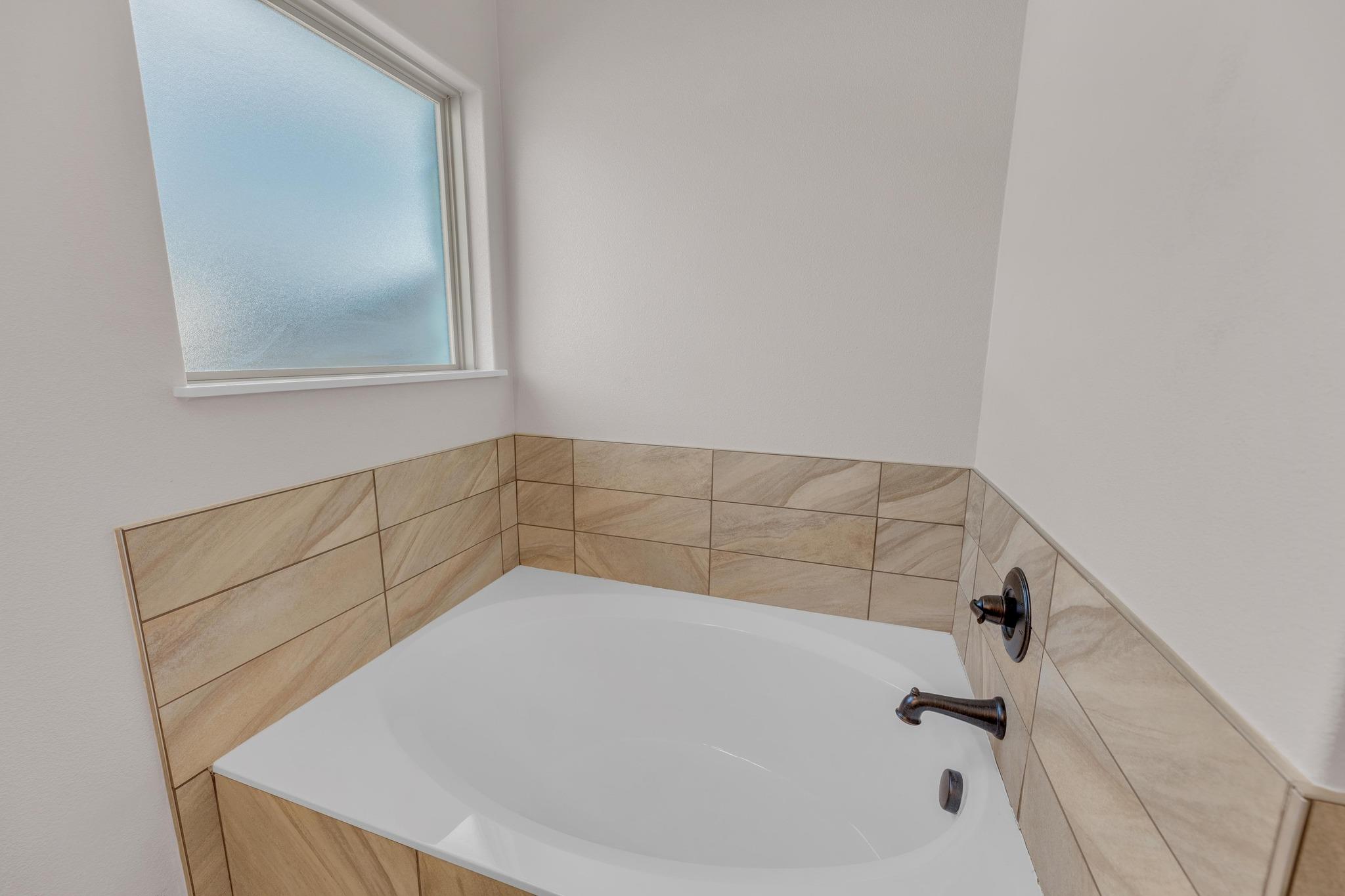105 Don Dr, Jarrell, TX 76537