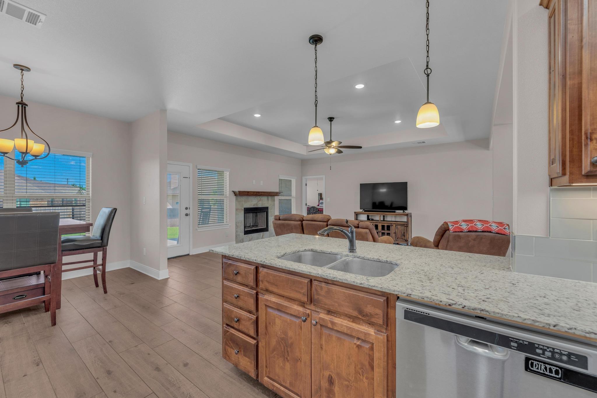 105 Don Dr, Jarrell, TX 76537