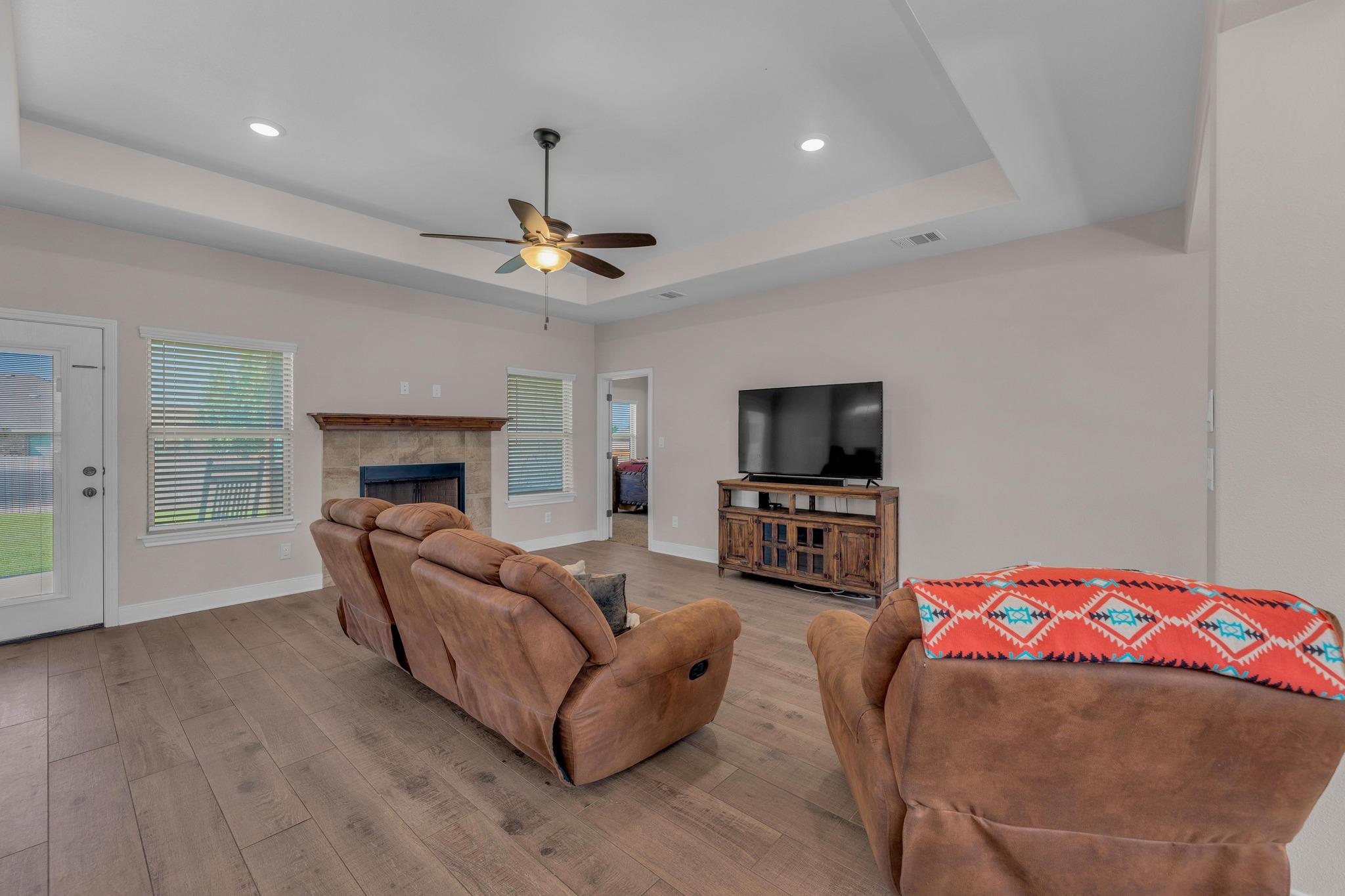 105 Don Dr, Jarrell, TX 76537