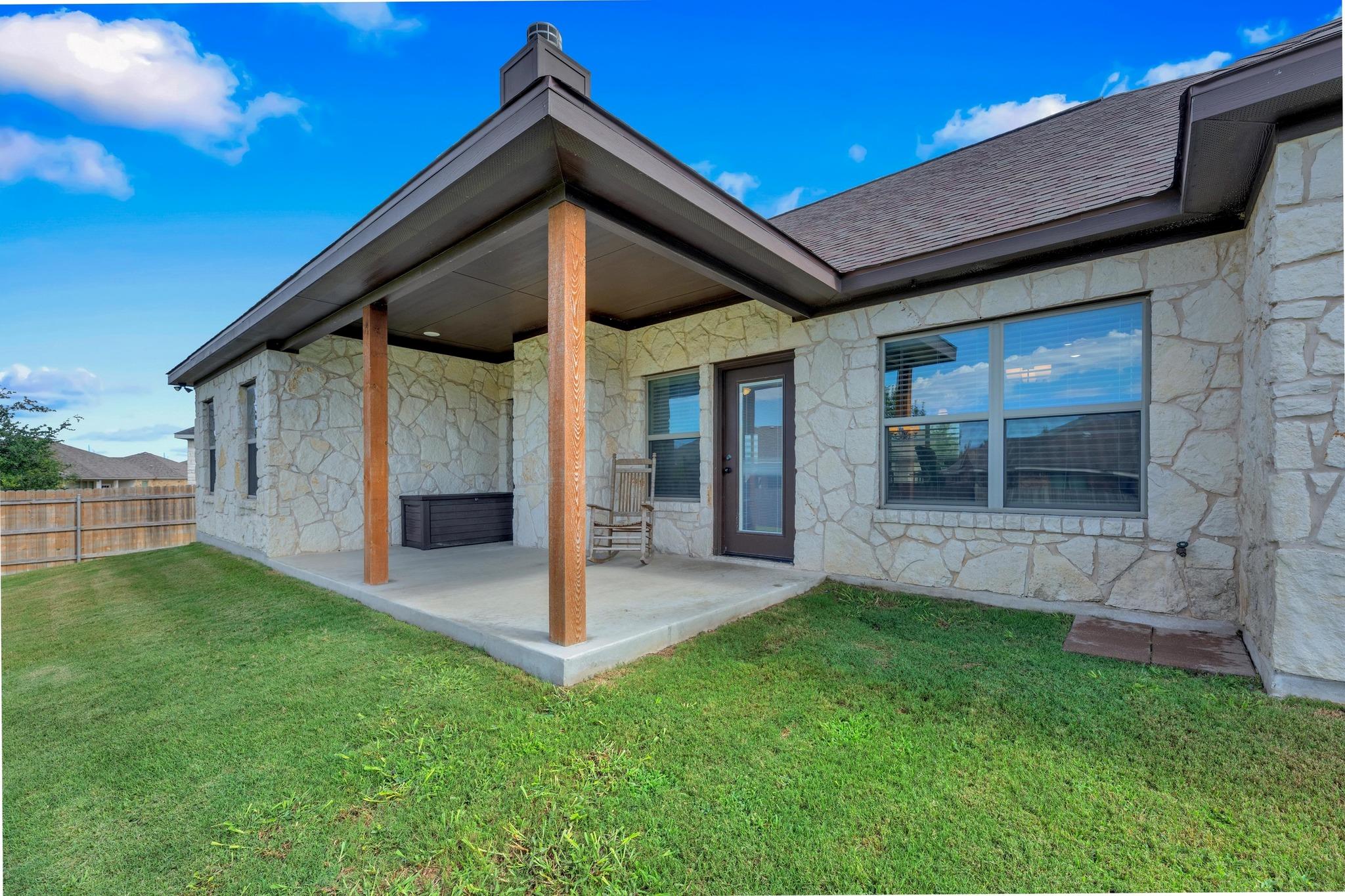 105 Don Dr, Jarrell, TX 76537