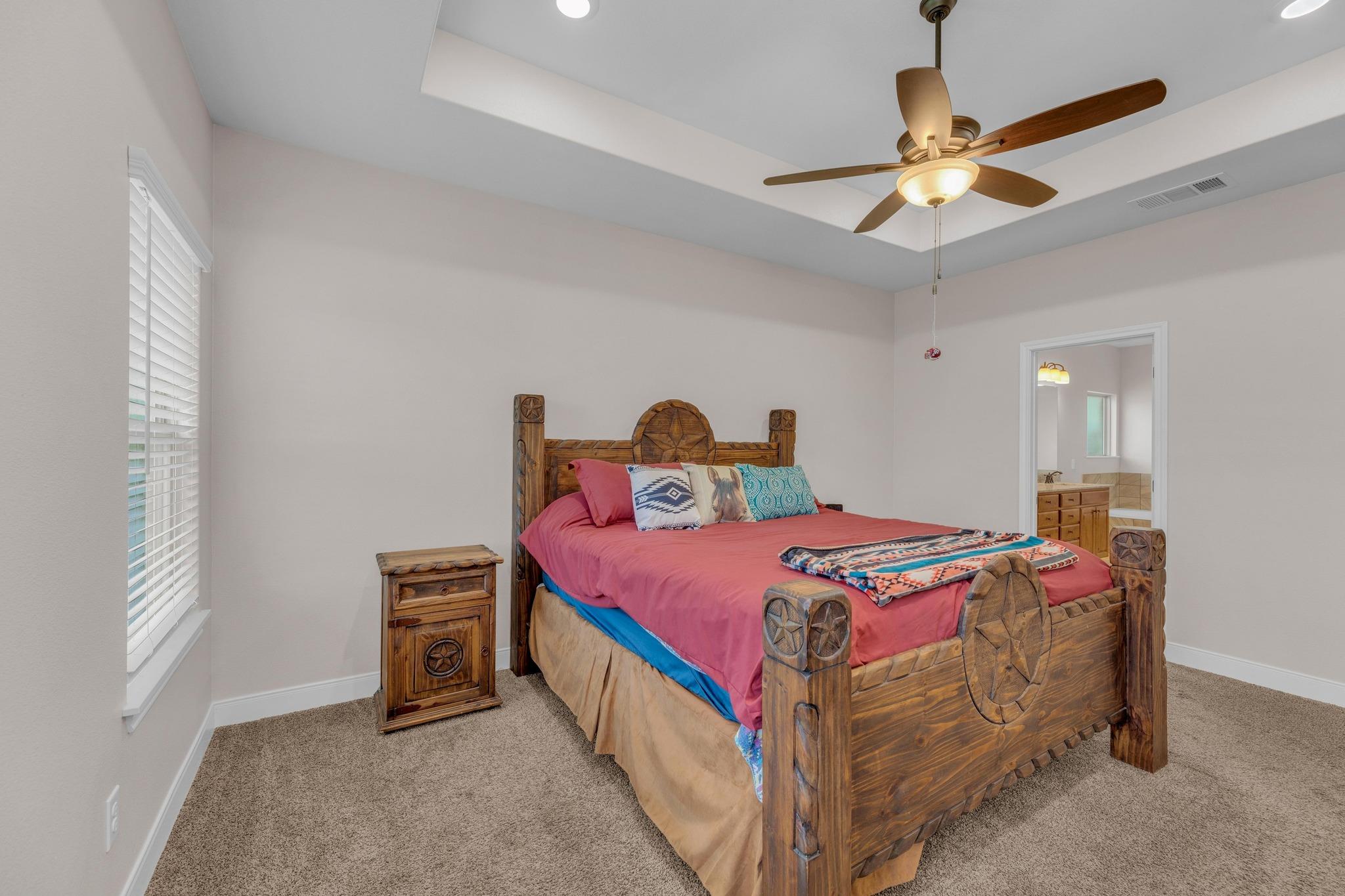 105 Don Dr, Jarrell, TX 76537