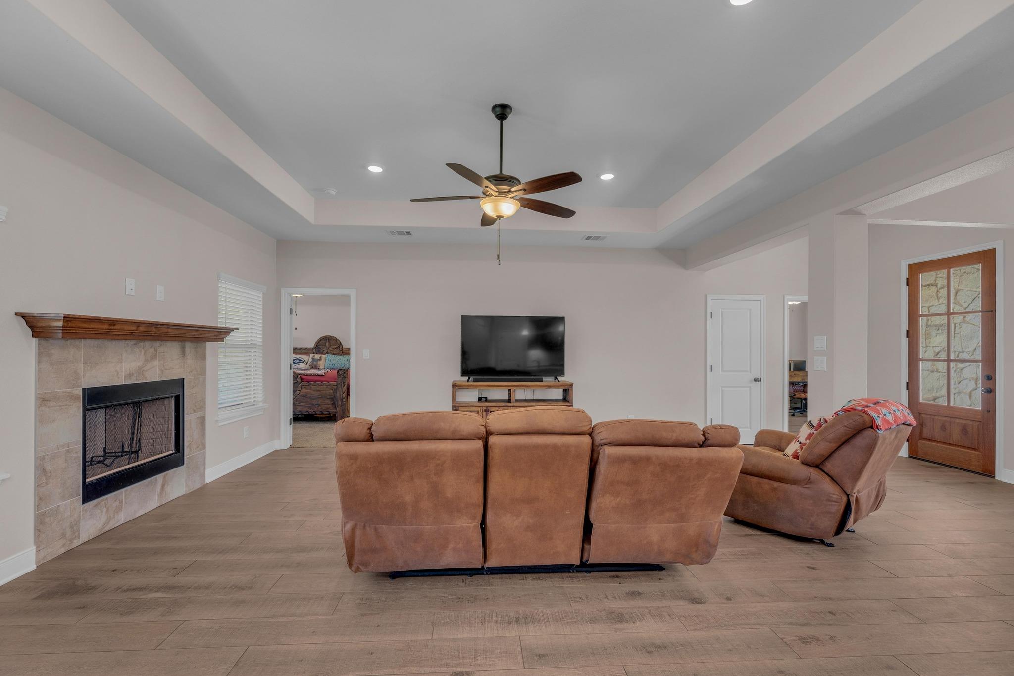 105 Don Dr, Jarrell, TX 76537