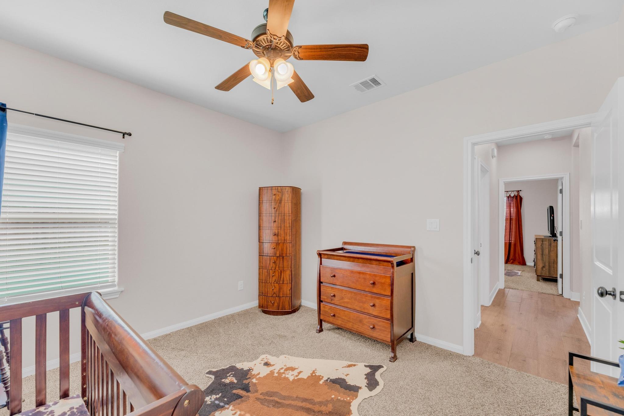 105 Don Dr, Jarrell, TX 76537