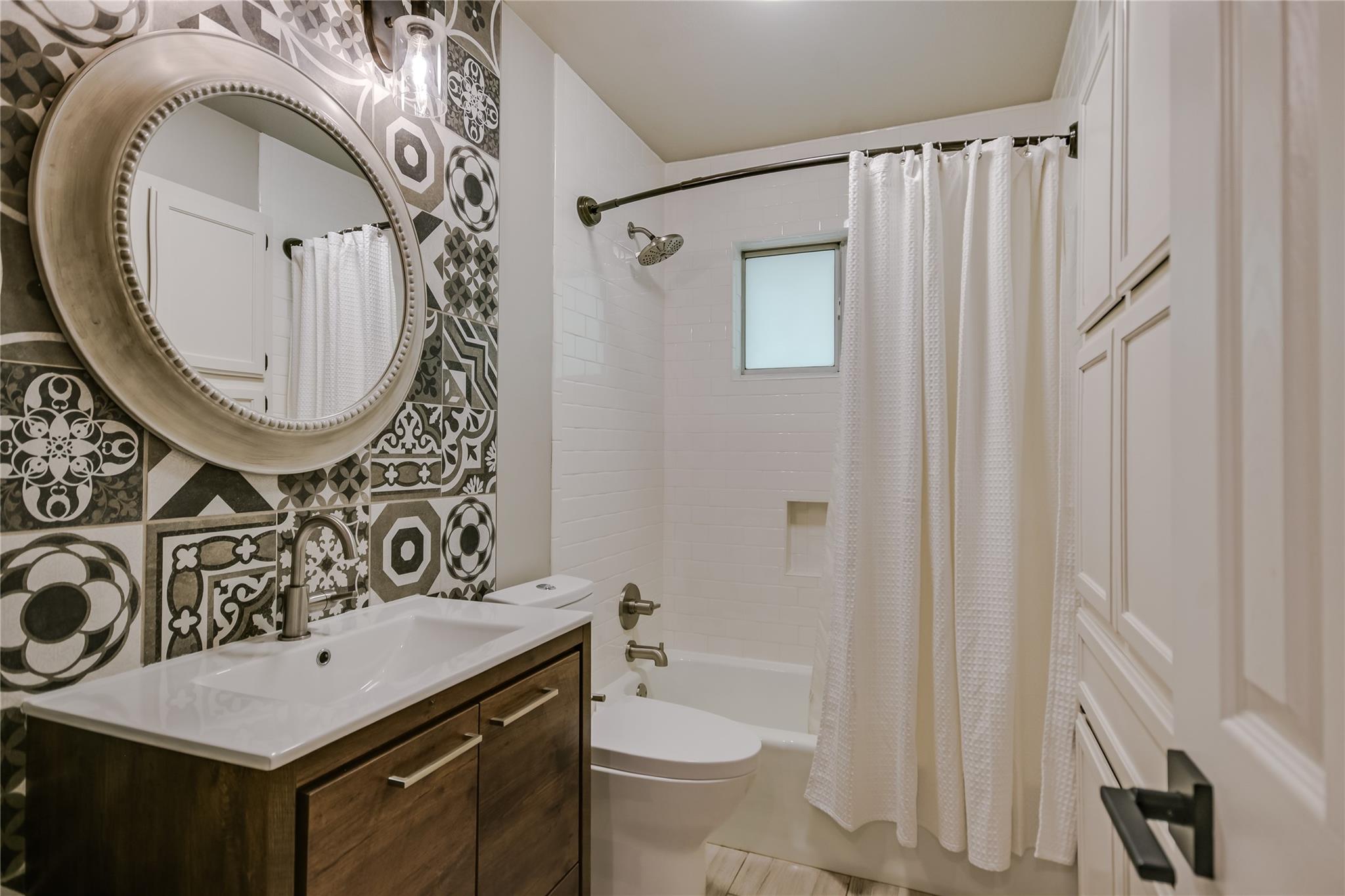 6802 Rio Bravo Ln, Austin, TX 78737