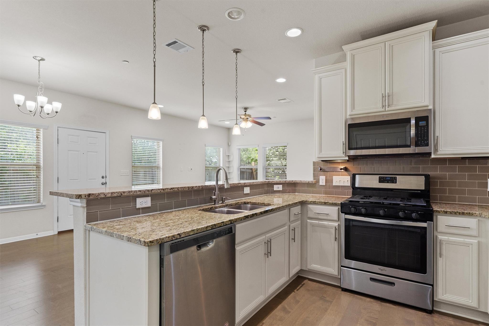 2304 S Lakeline Blvd # 461, Cedar Park, TX 78613