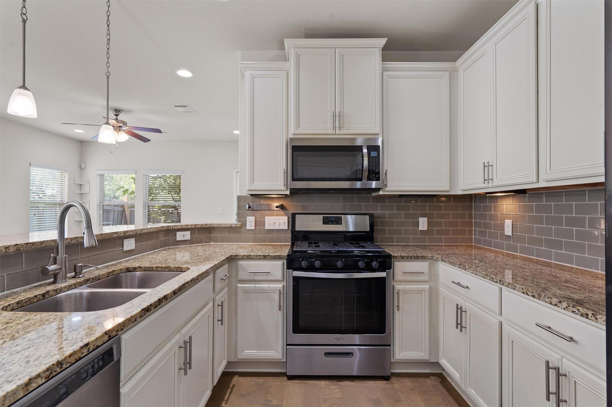 2304 S Lakeline Blvd # 461, Cedar Park, TX 78613