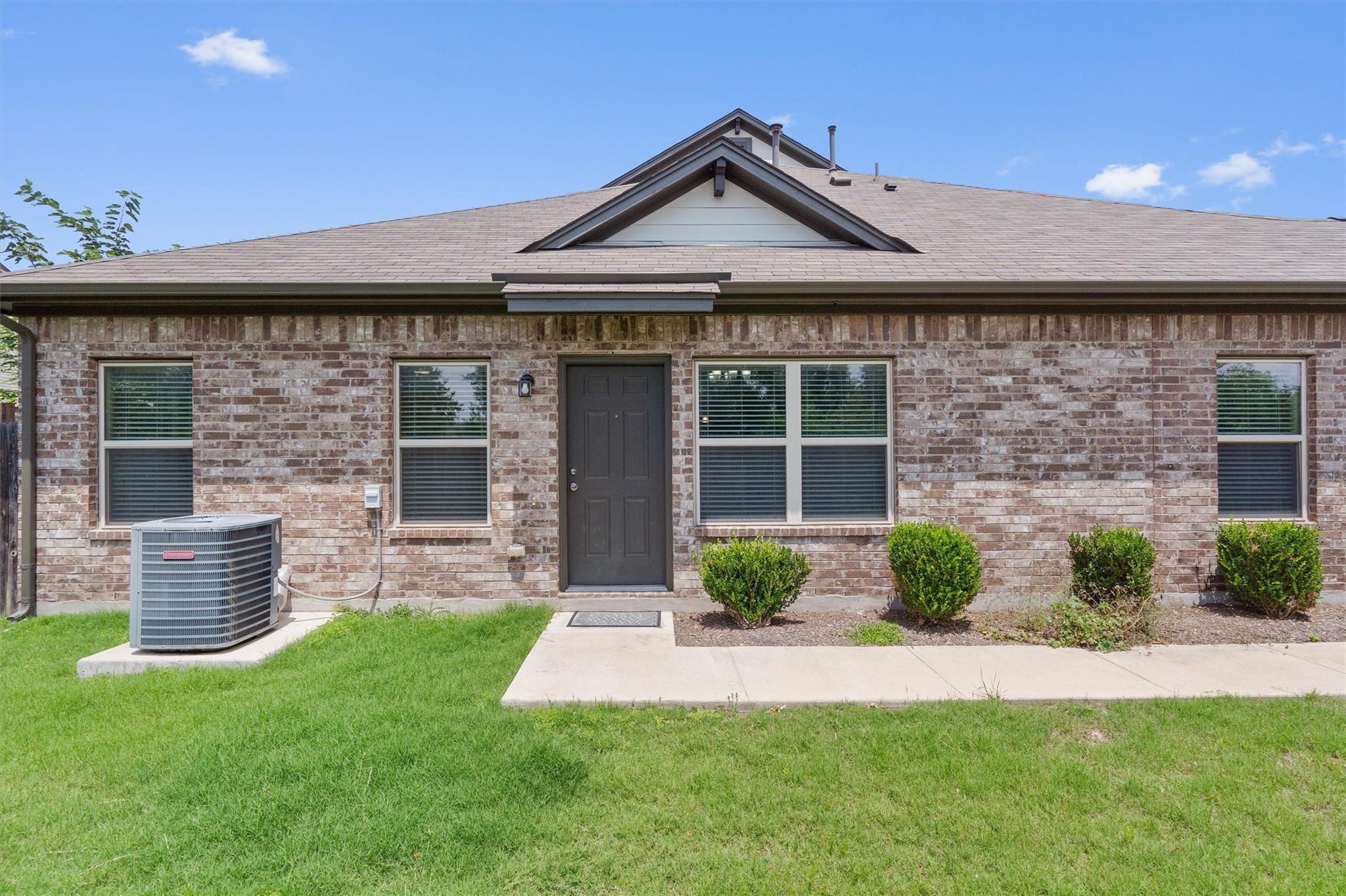 2304 S Lakeline Blvd # 461, Cedar Park, TX 78613