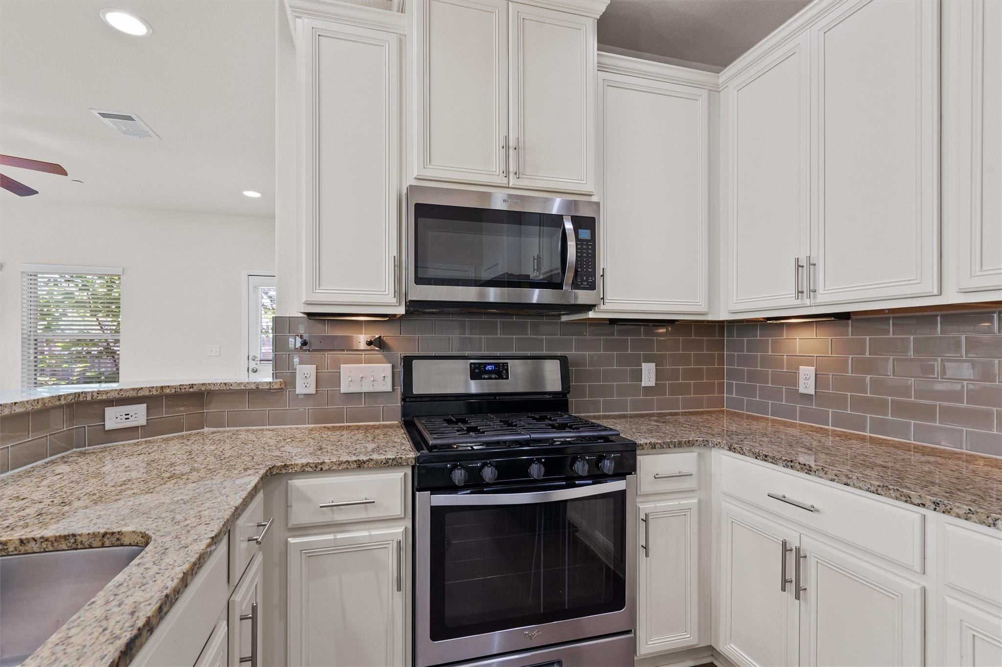 2304 S Lakeline Blvd # 461, Cedar Park, TX 78613