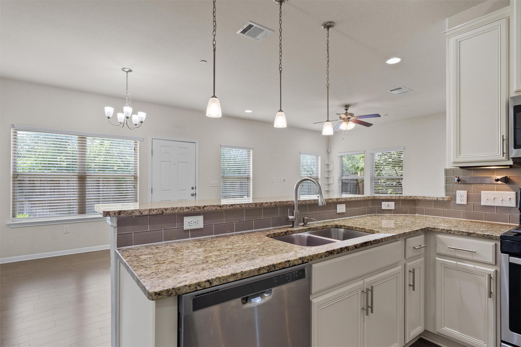 2304 S Lakeline Blvd # 461, Cedar Park, TX 78613