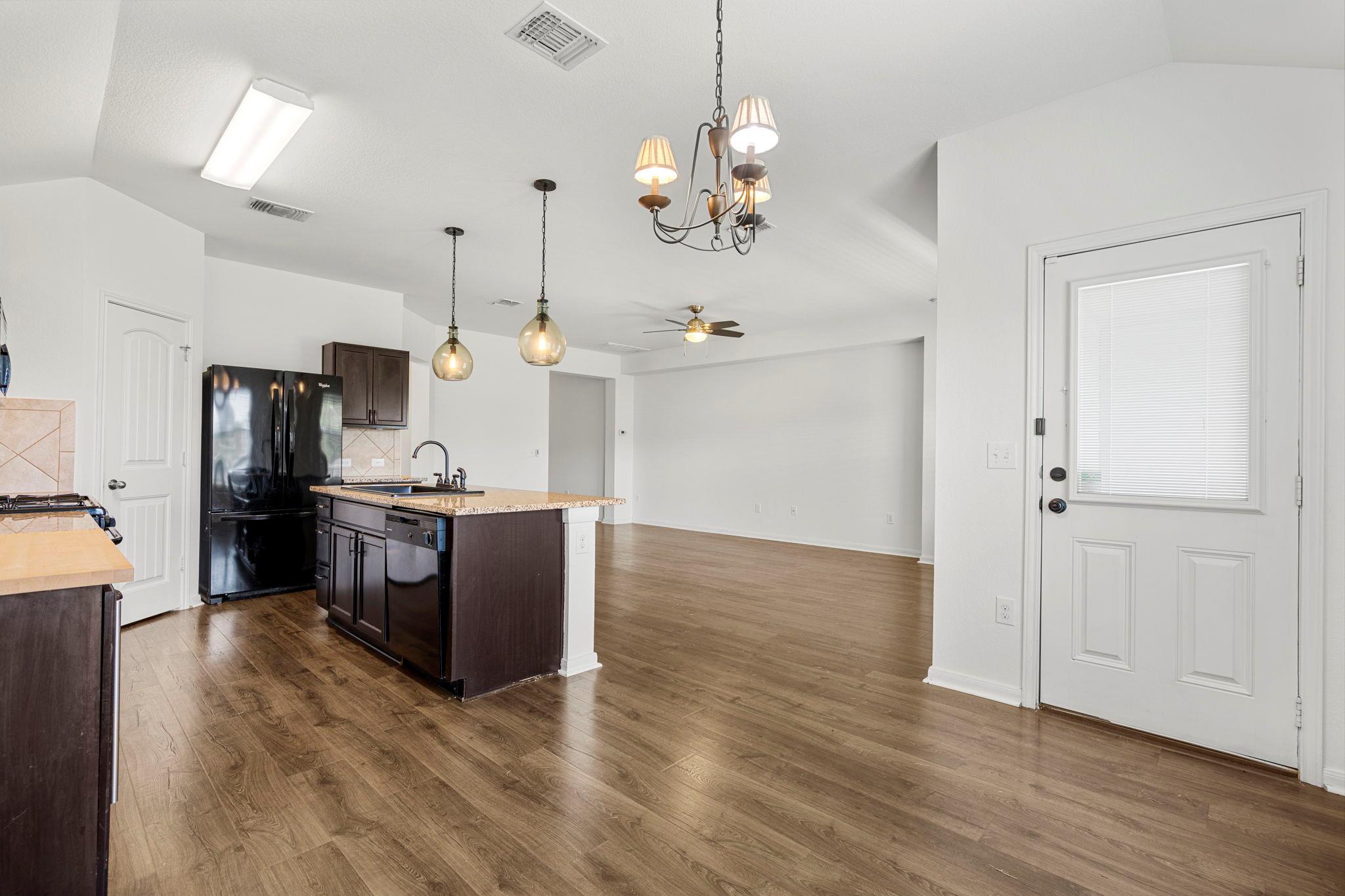 185 Rafe Ct, Kyle, TX 78640
