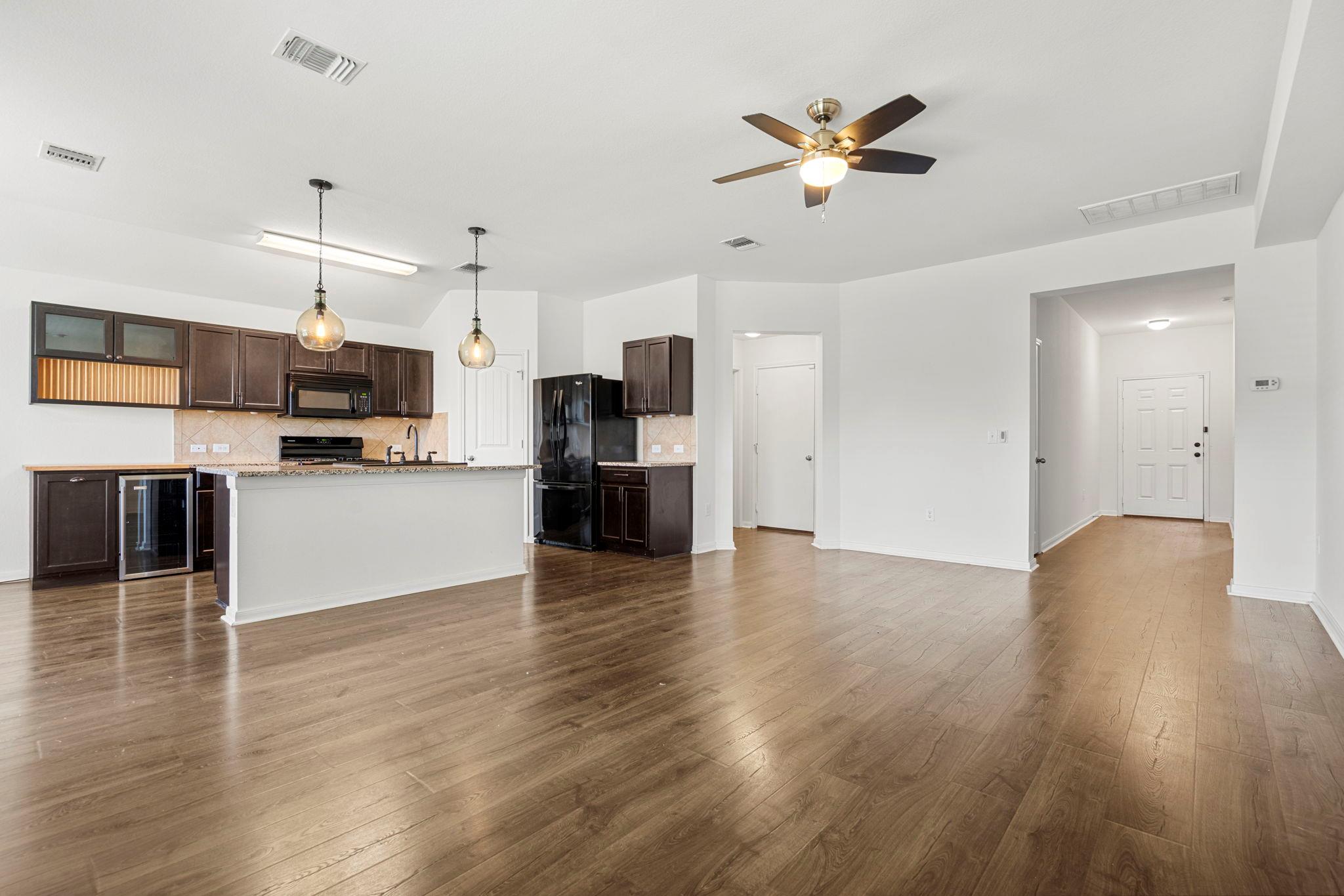 185 Rafe Ct, Kyle, TX 78640