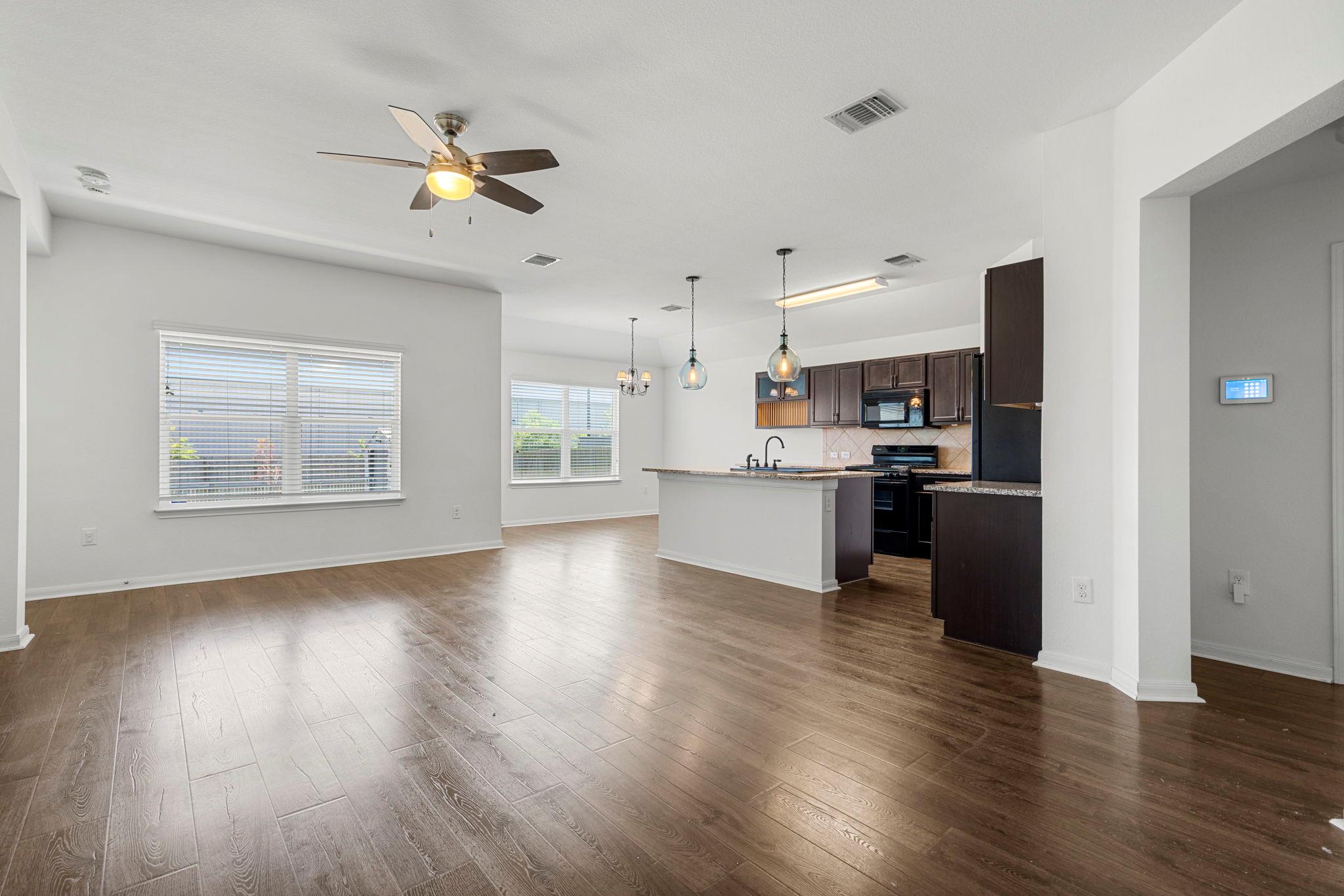 185 Rafe Ct, Kyle, TX 78640